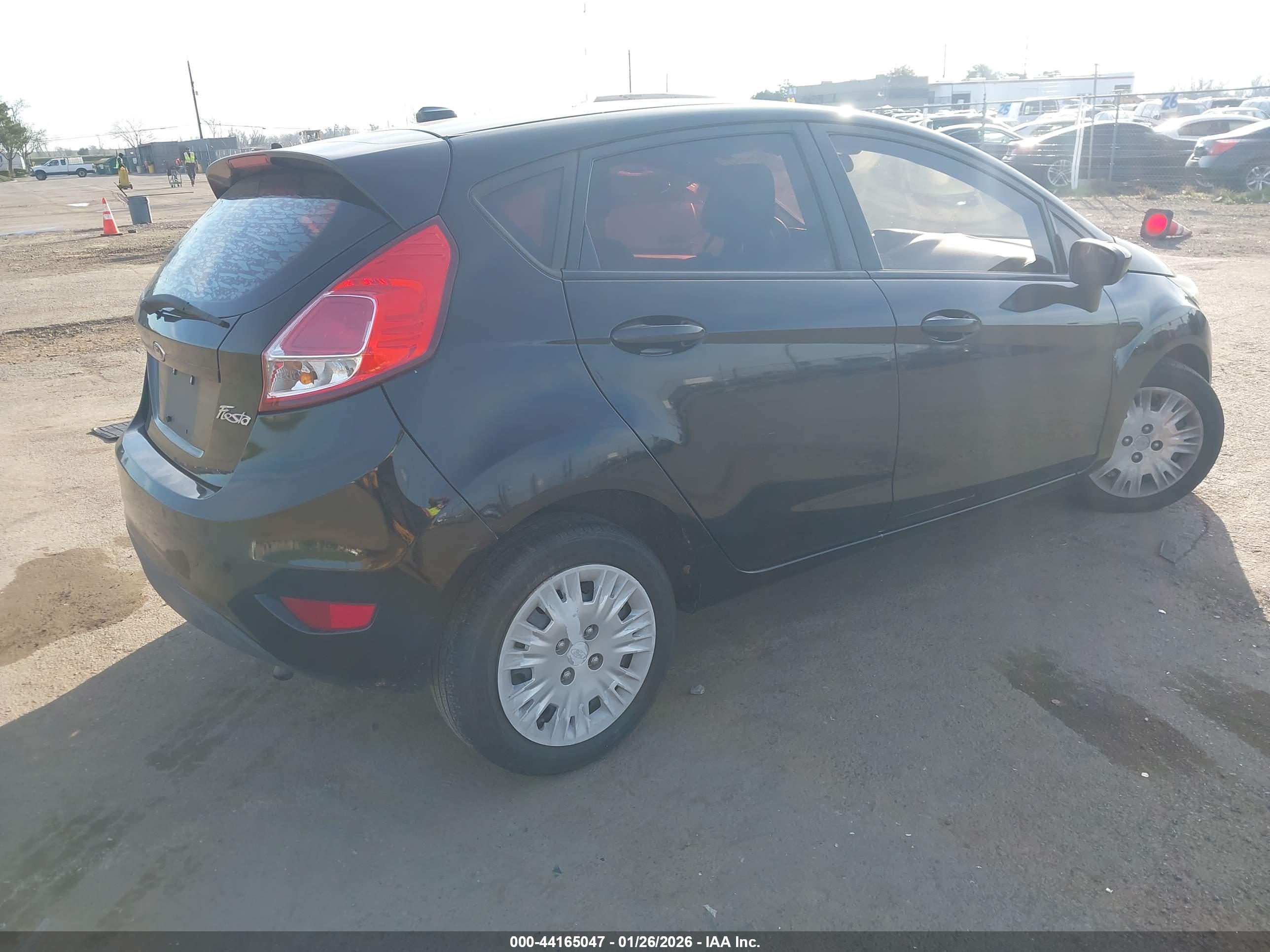 FORD FIESTA image 4