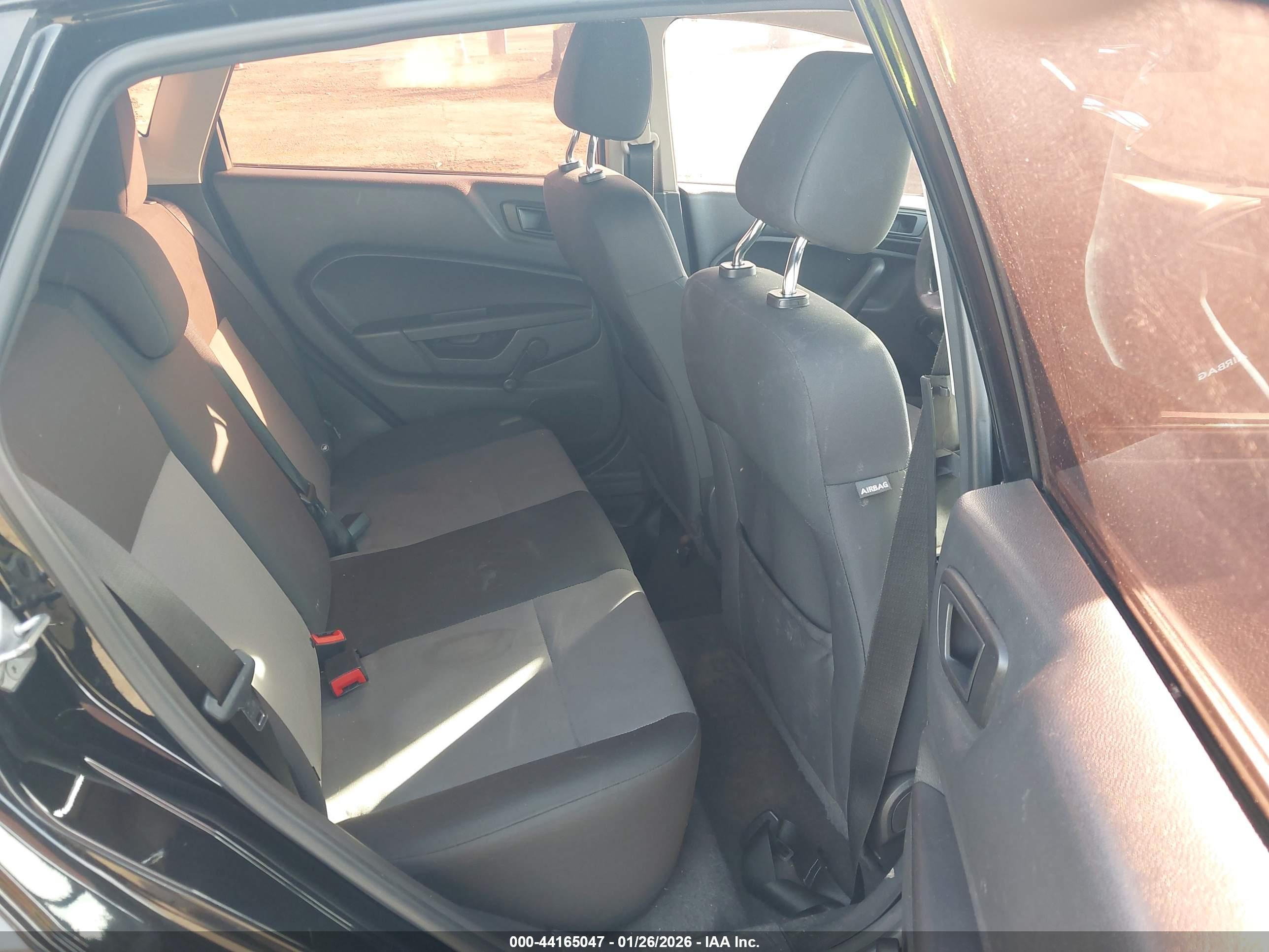 FORD FIESTA image 8