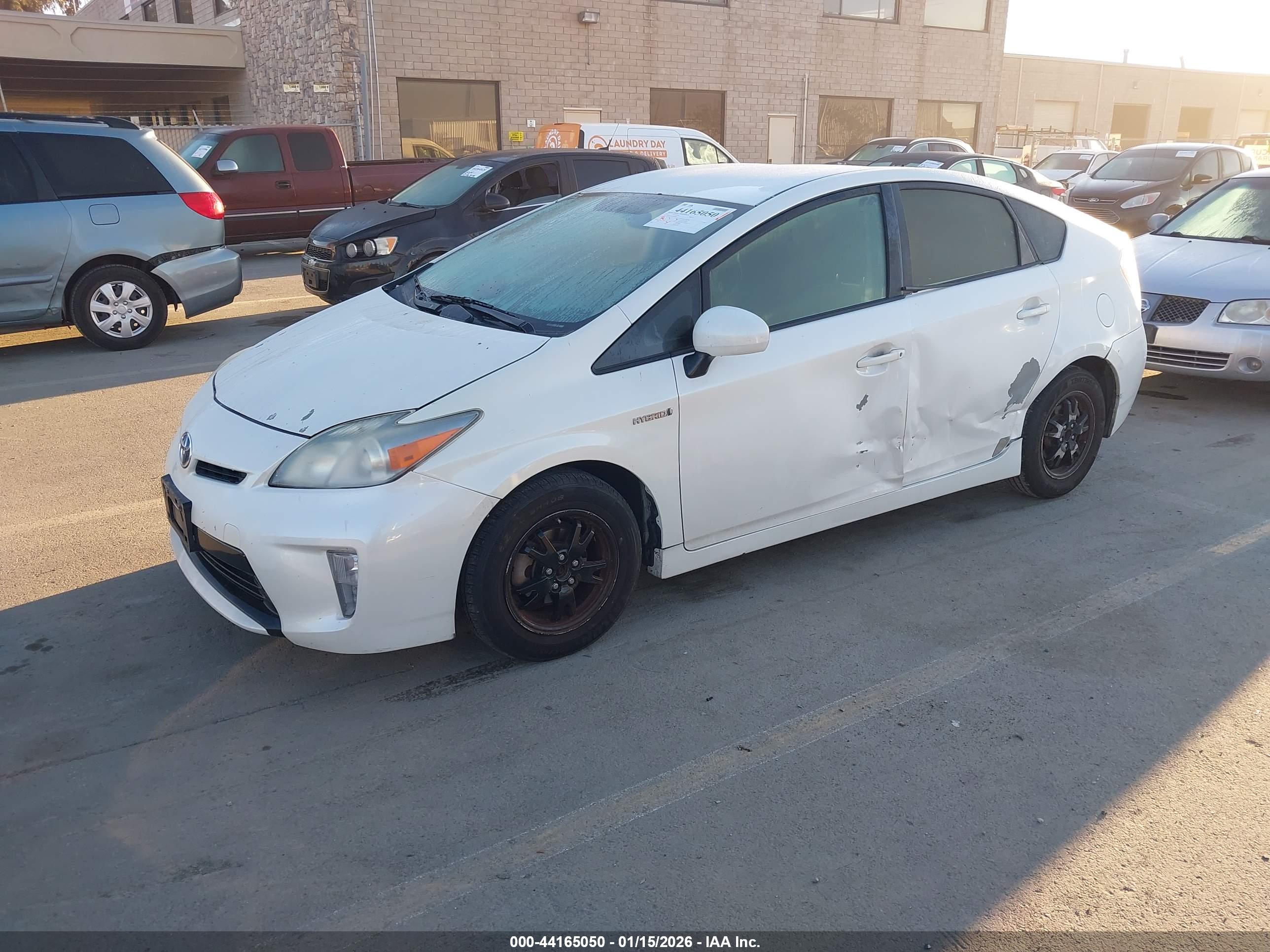 TOYOTA PRIUS image 2