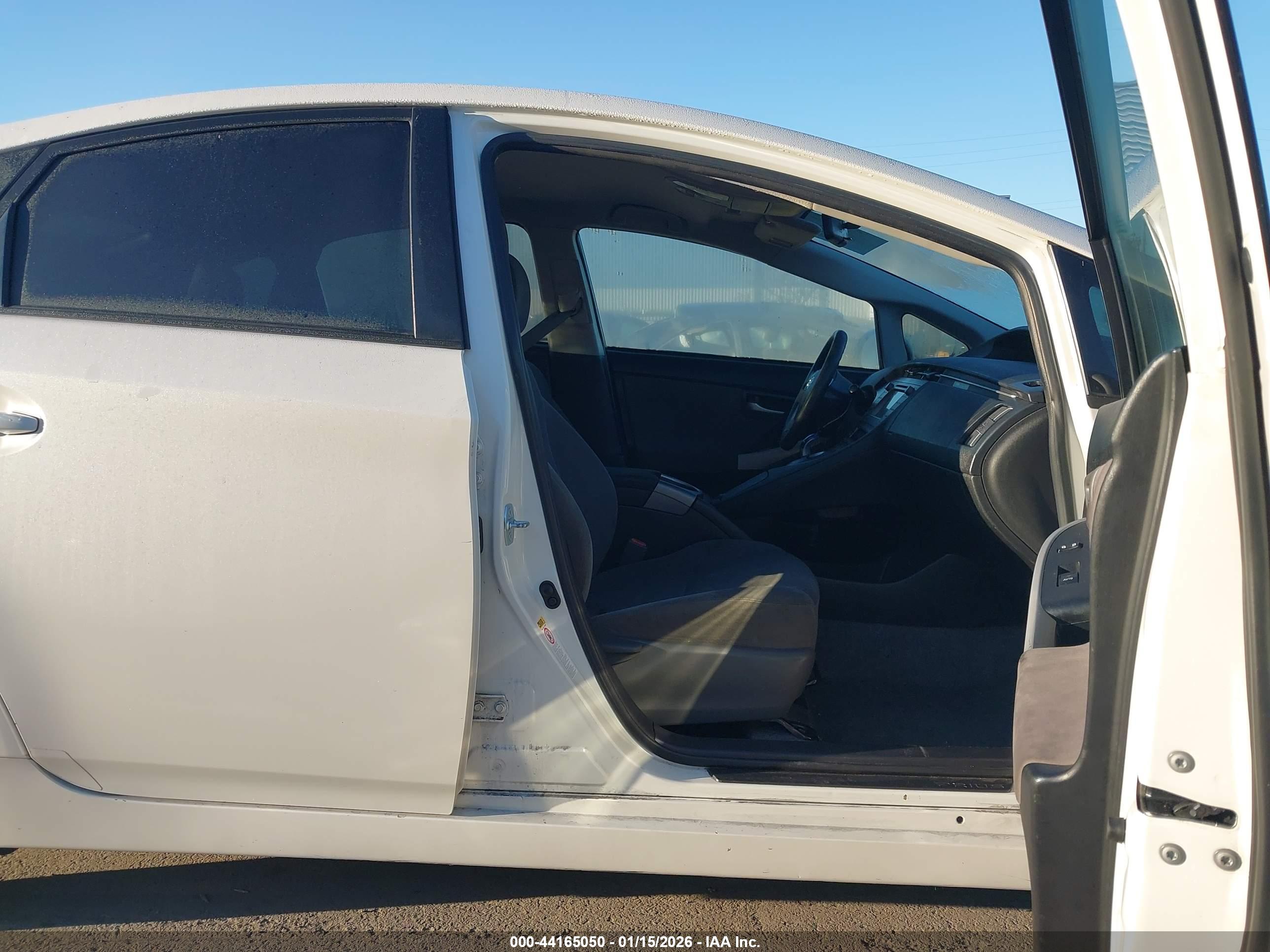 TOYOTA PRIUS image 5