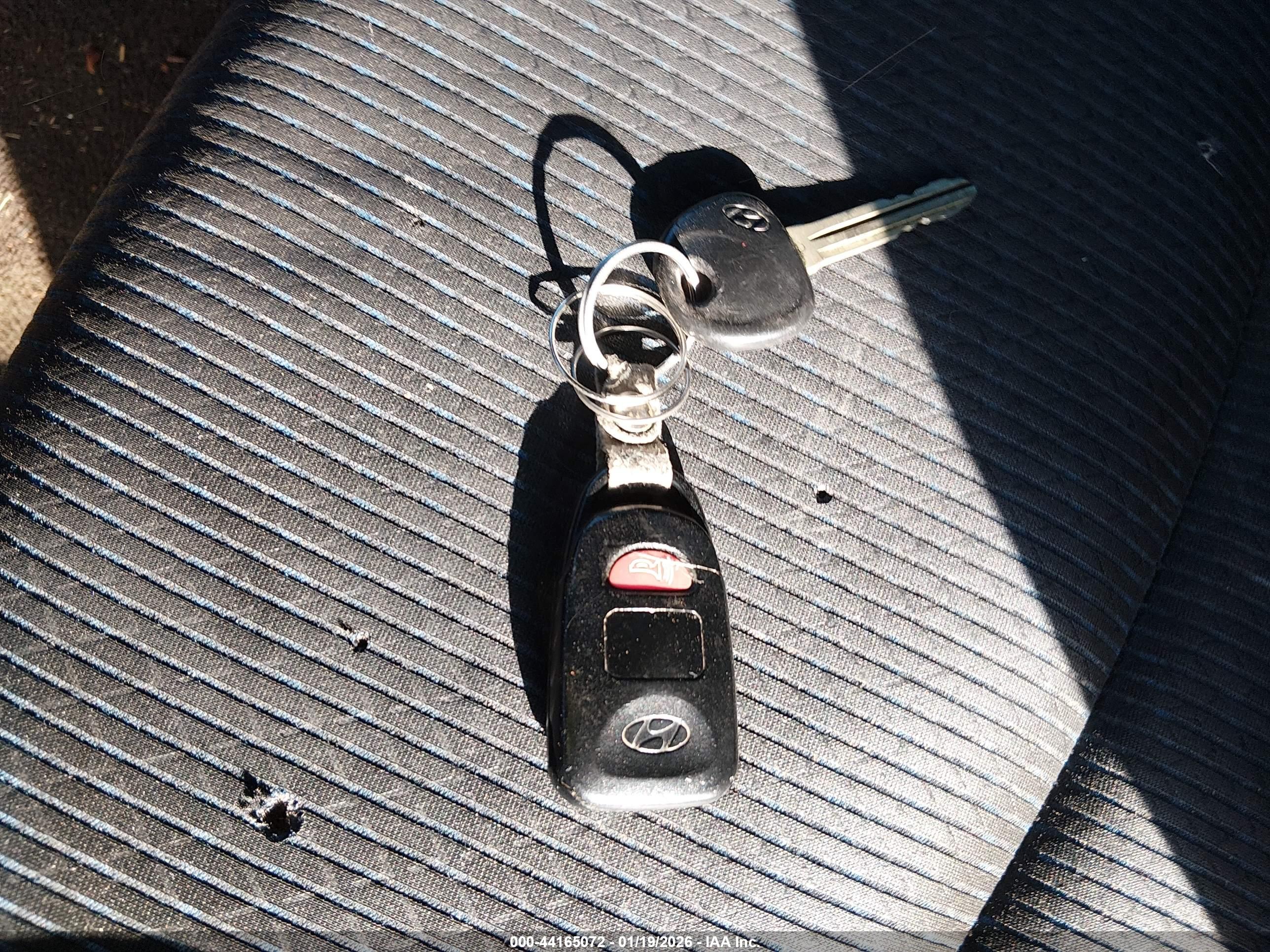 HYUNDAI ELANTRA image 11