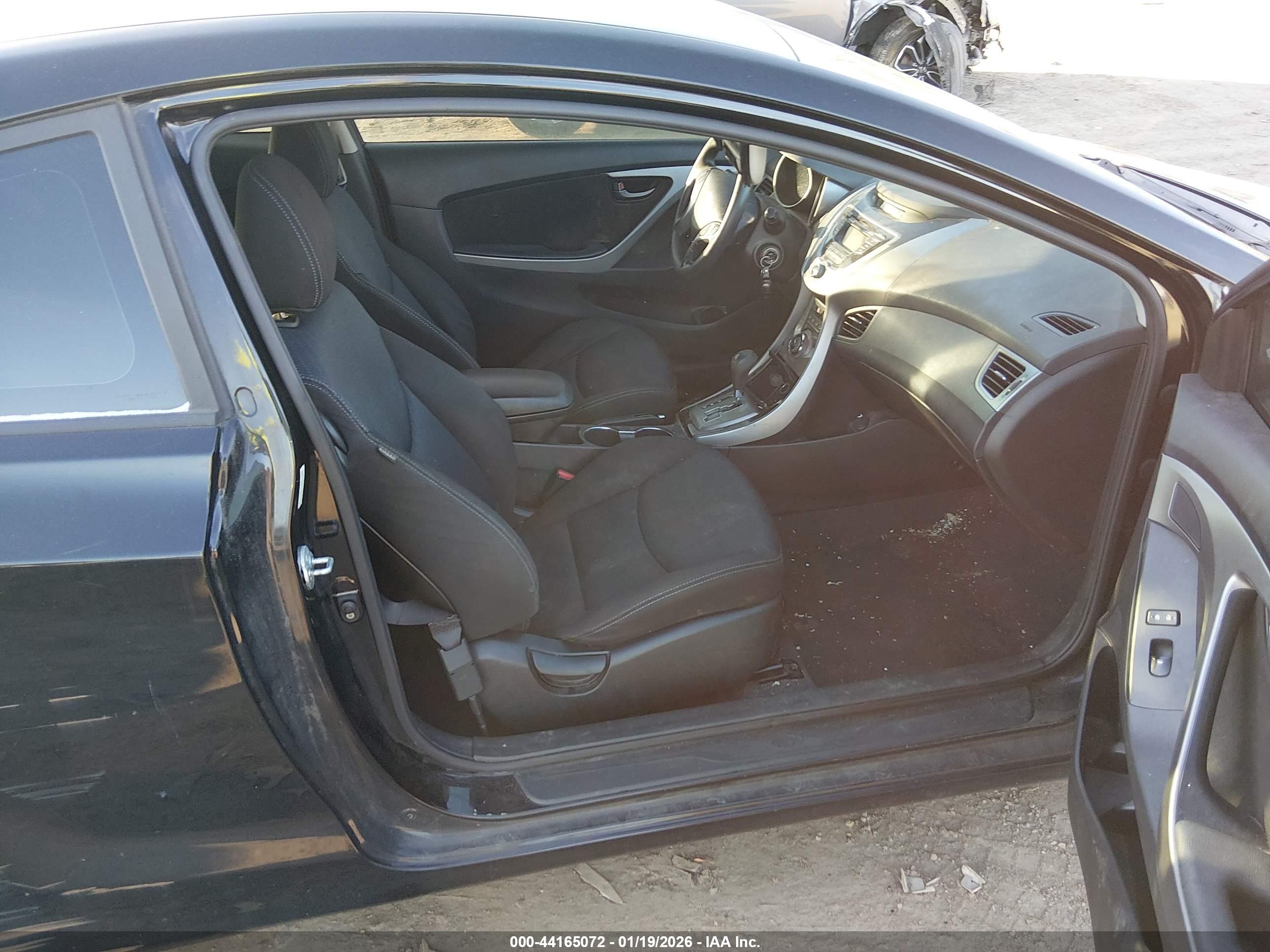HYUNDAI ELANTRA image 5