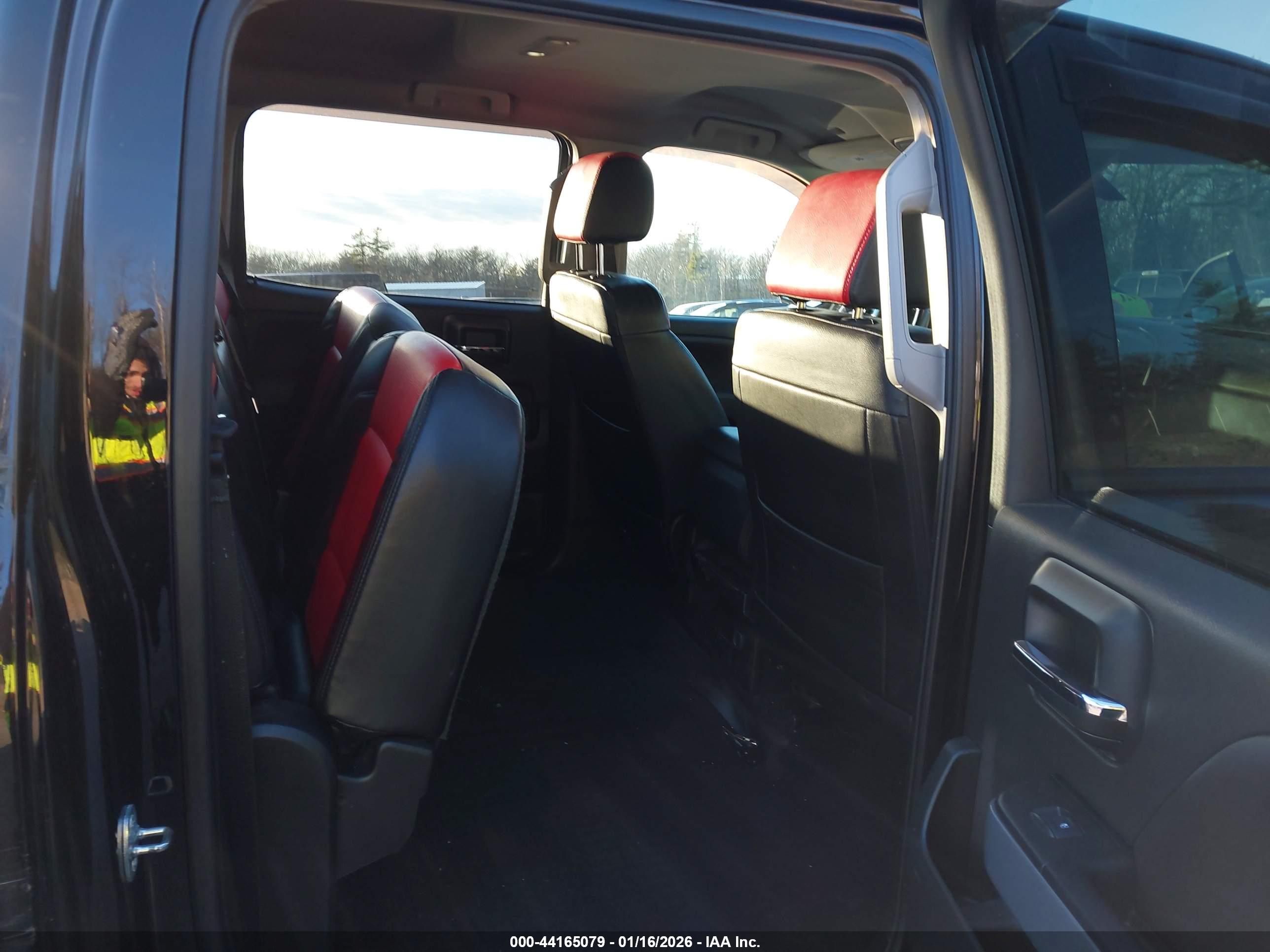 CHEVROLET SILVERADO image 8