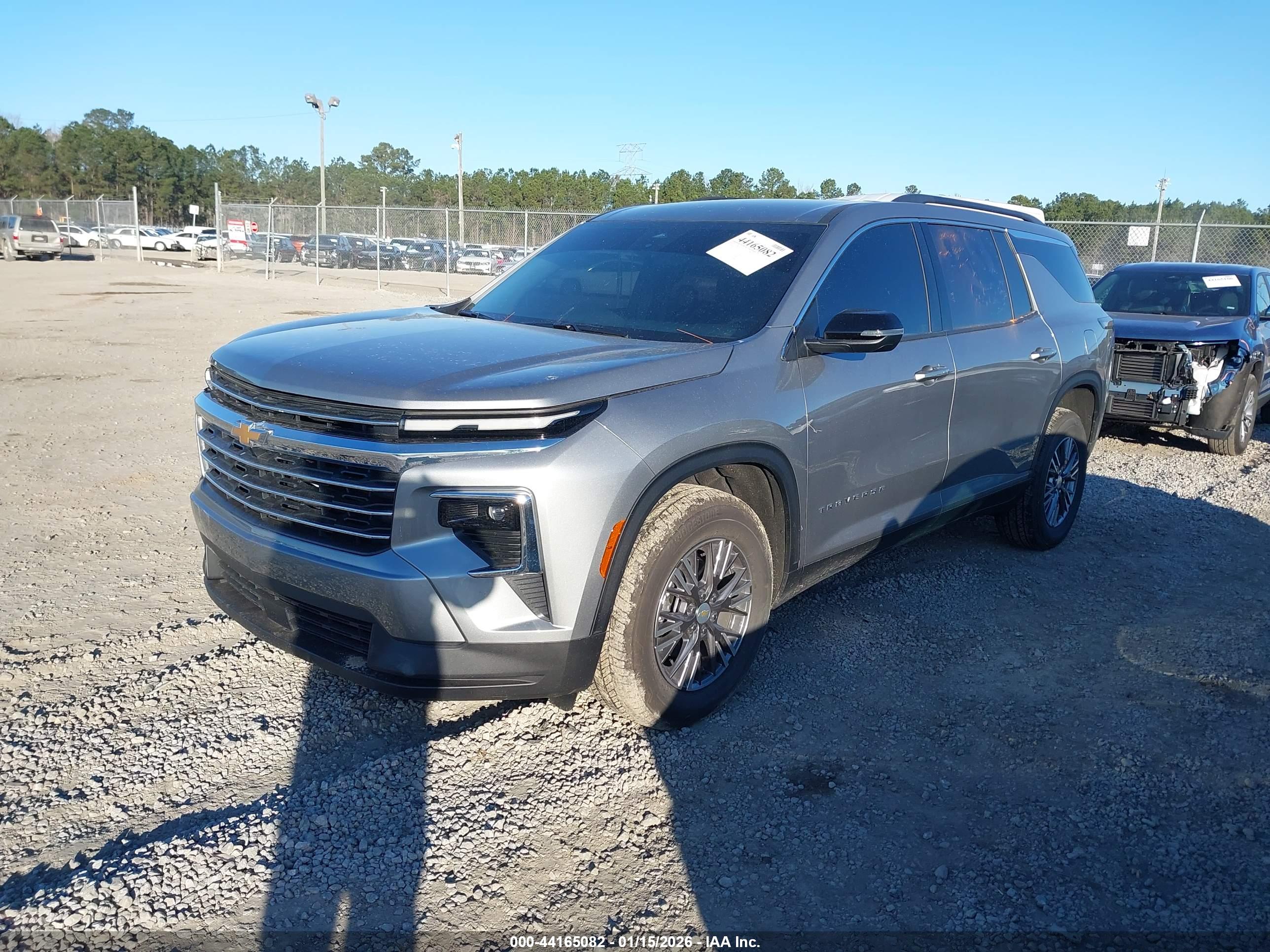 CHEVROLET TRAVERSE image 2