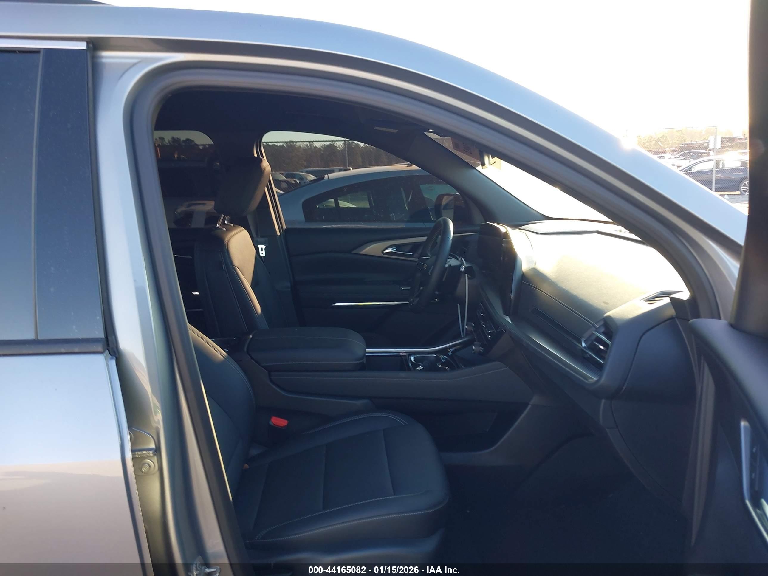CHEVROLET TRAVERSE image 5