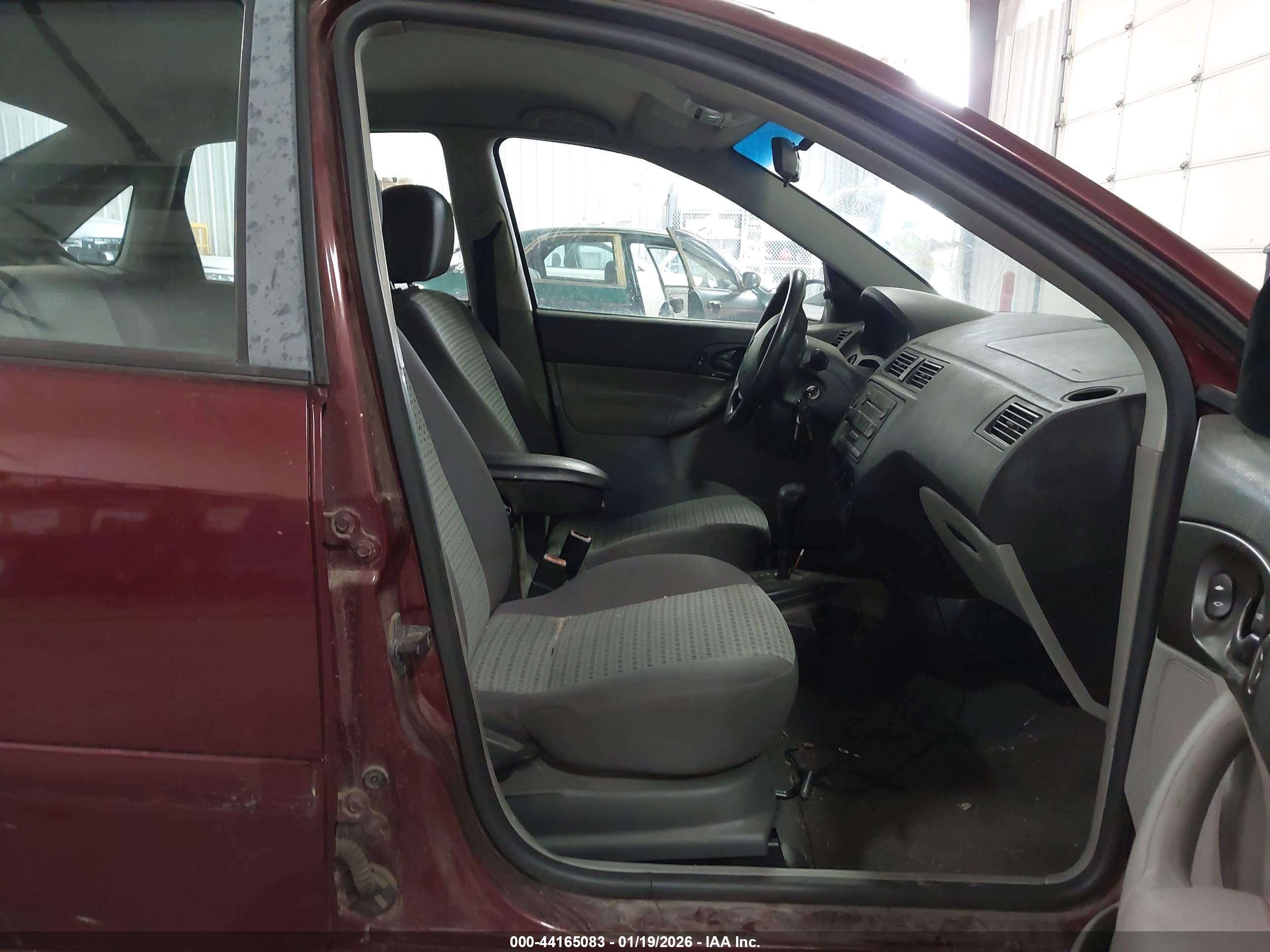 FORD FOCUS image 5