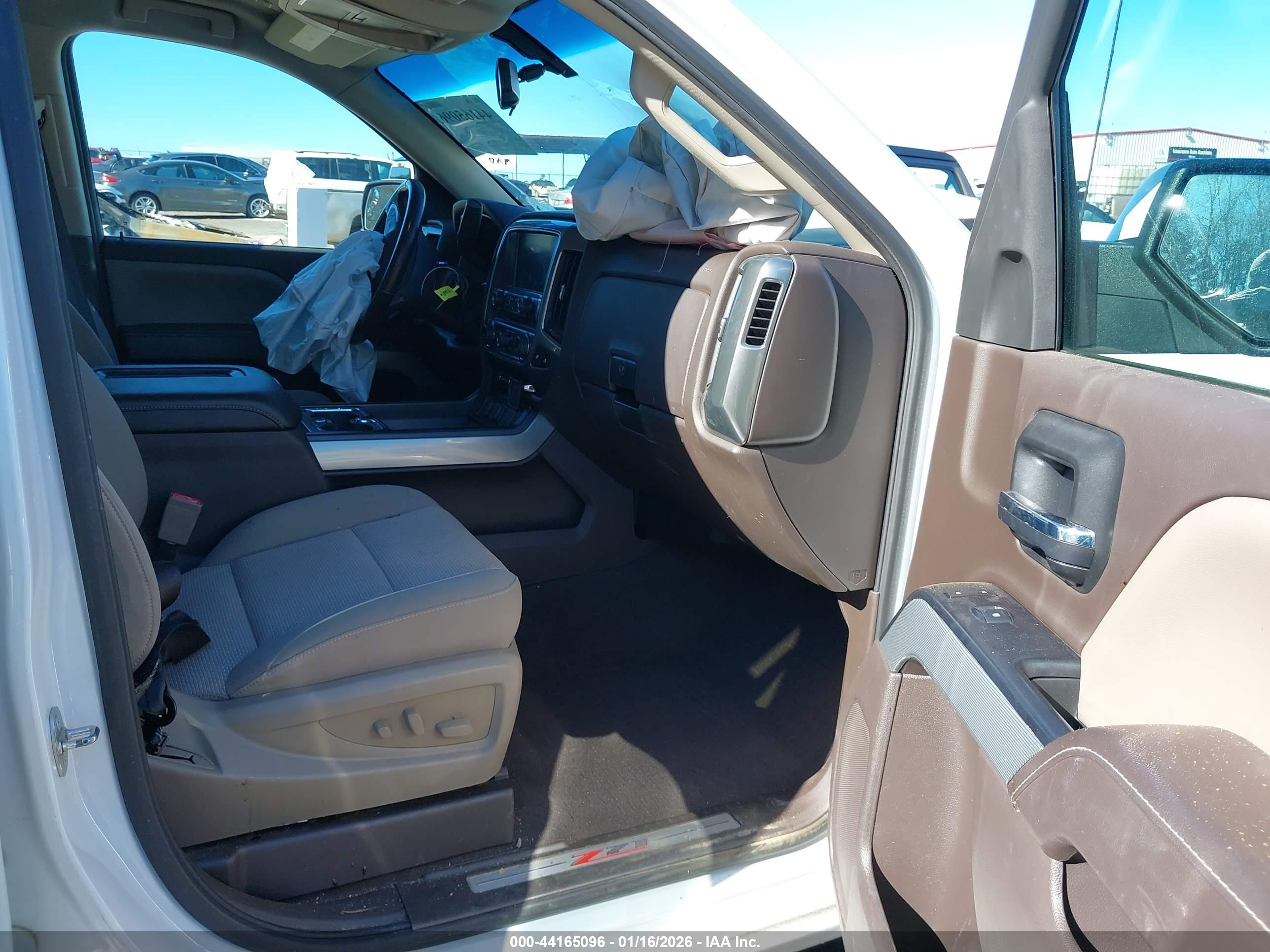CHEVROLET SILVERADO image 5