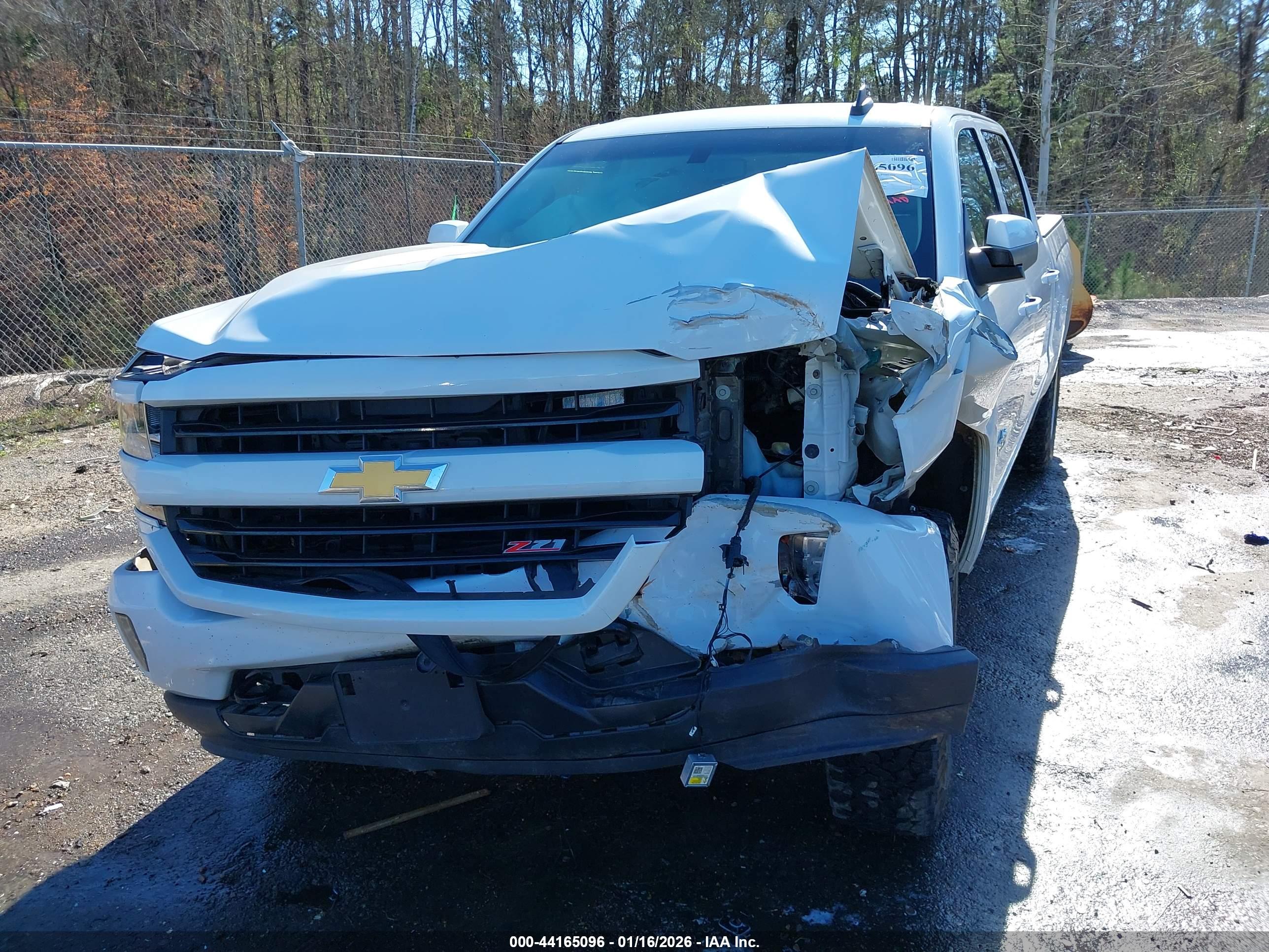 CHEVROLET SILVERADO image 6