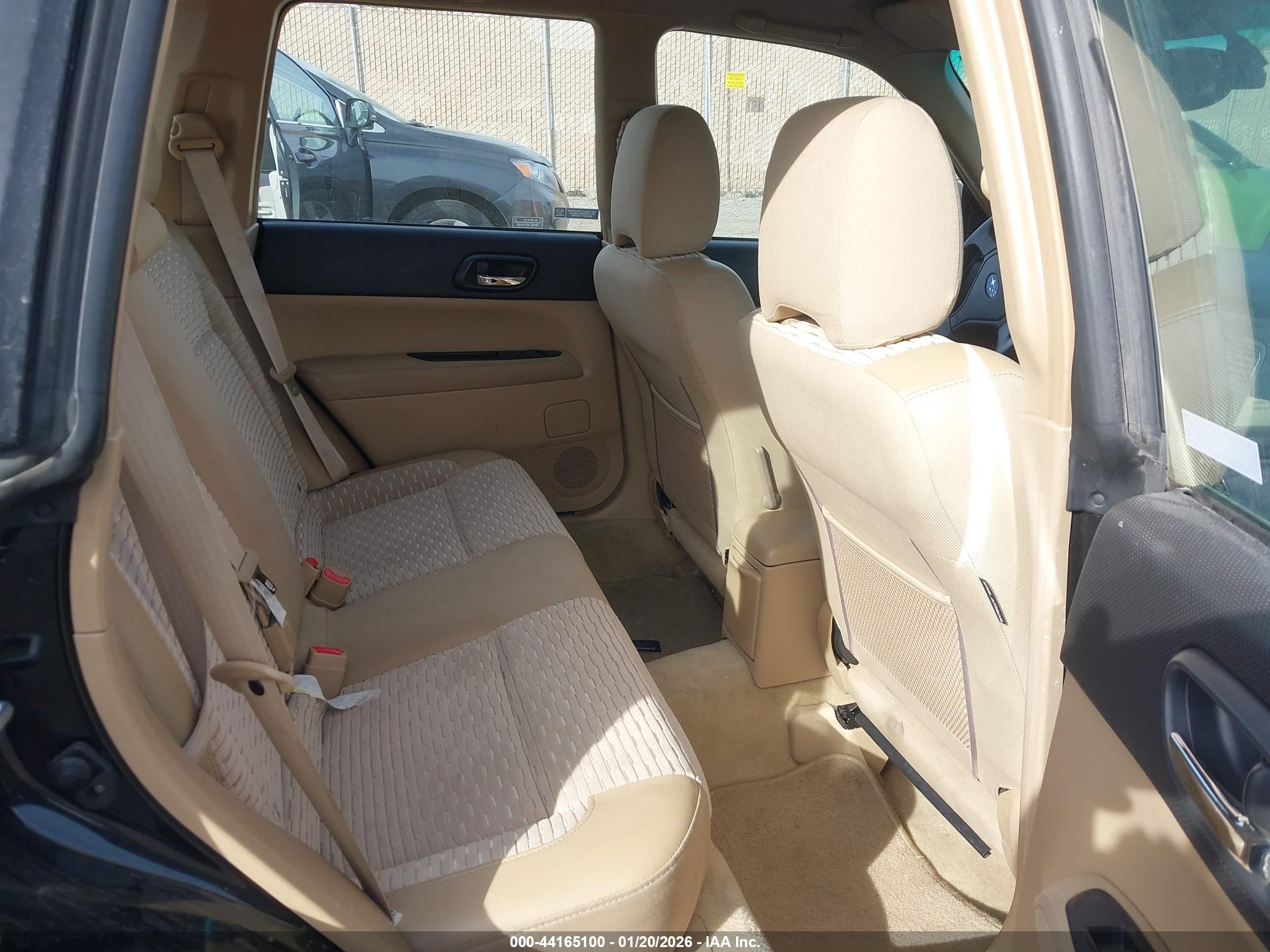 SUBARU FORESTER image 8