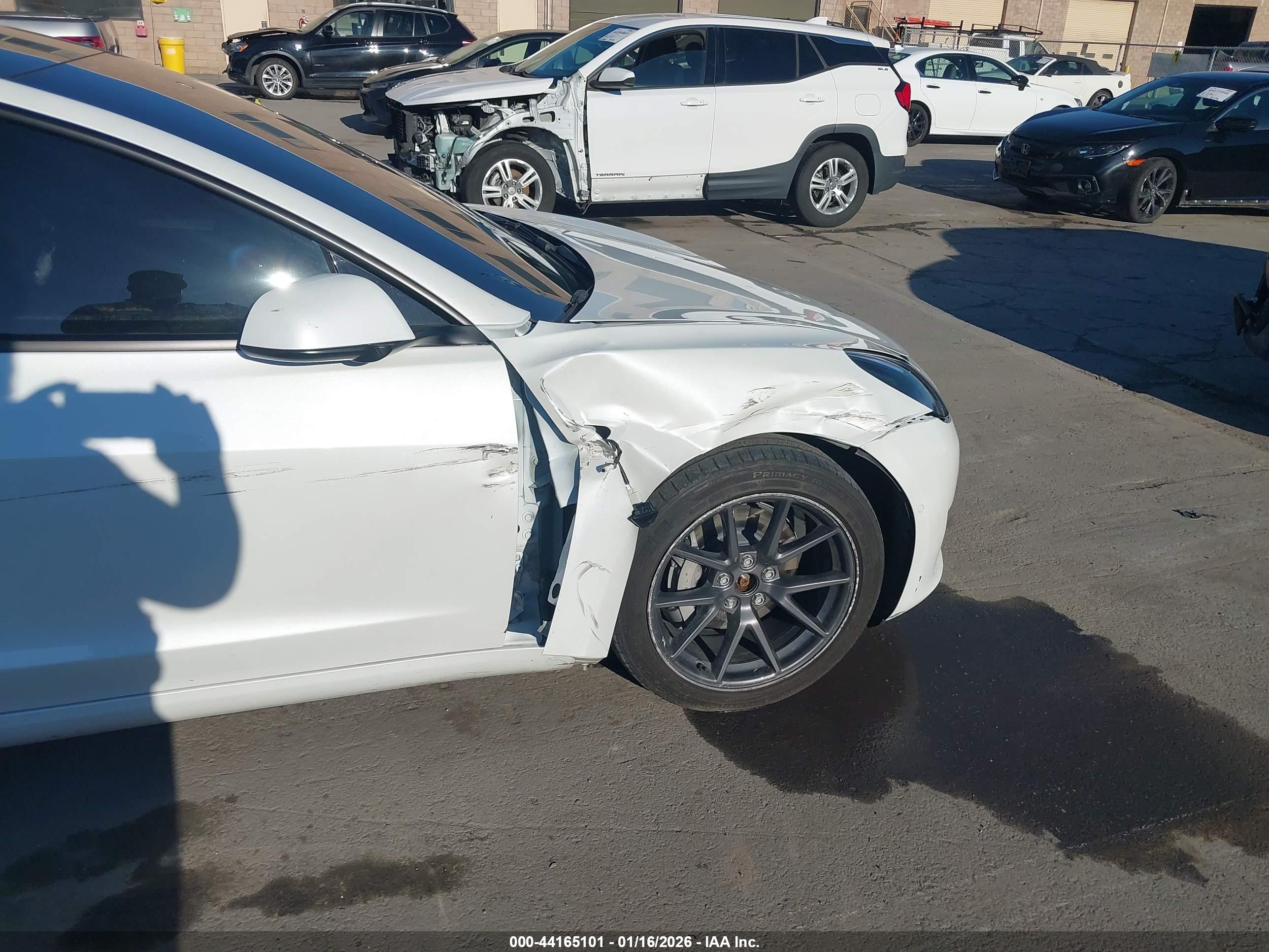 TESLA MODEL image 6