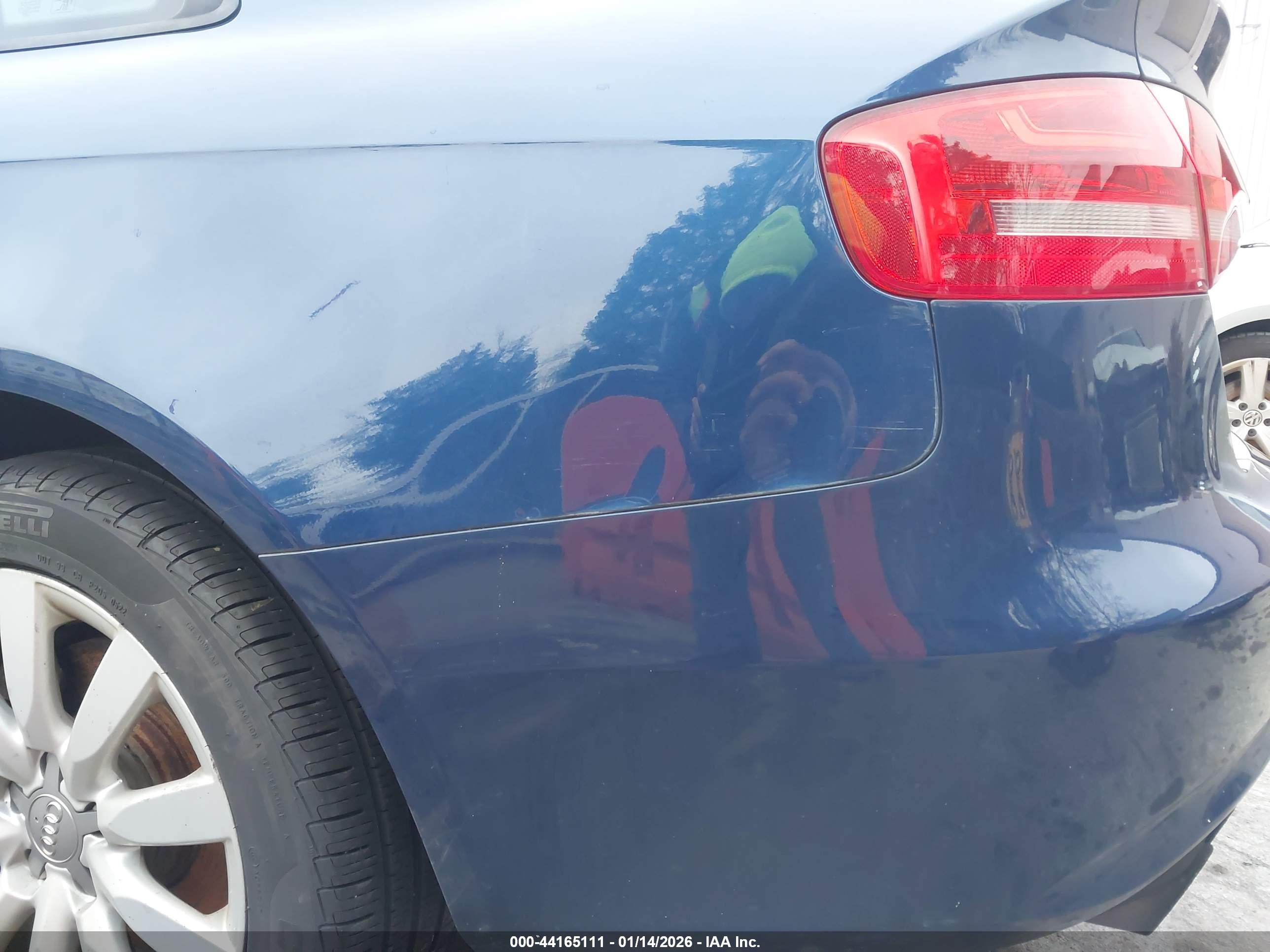 AUDI A4 image 6