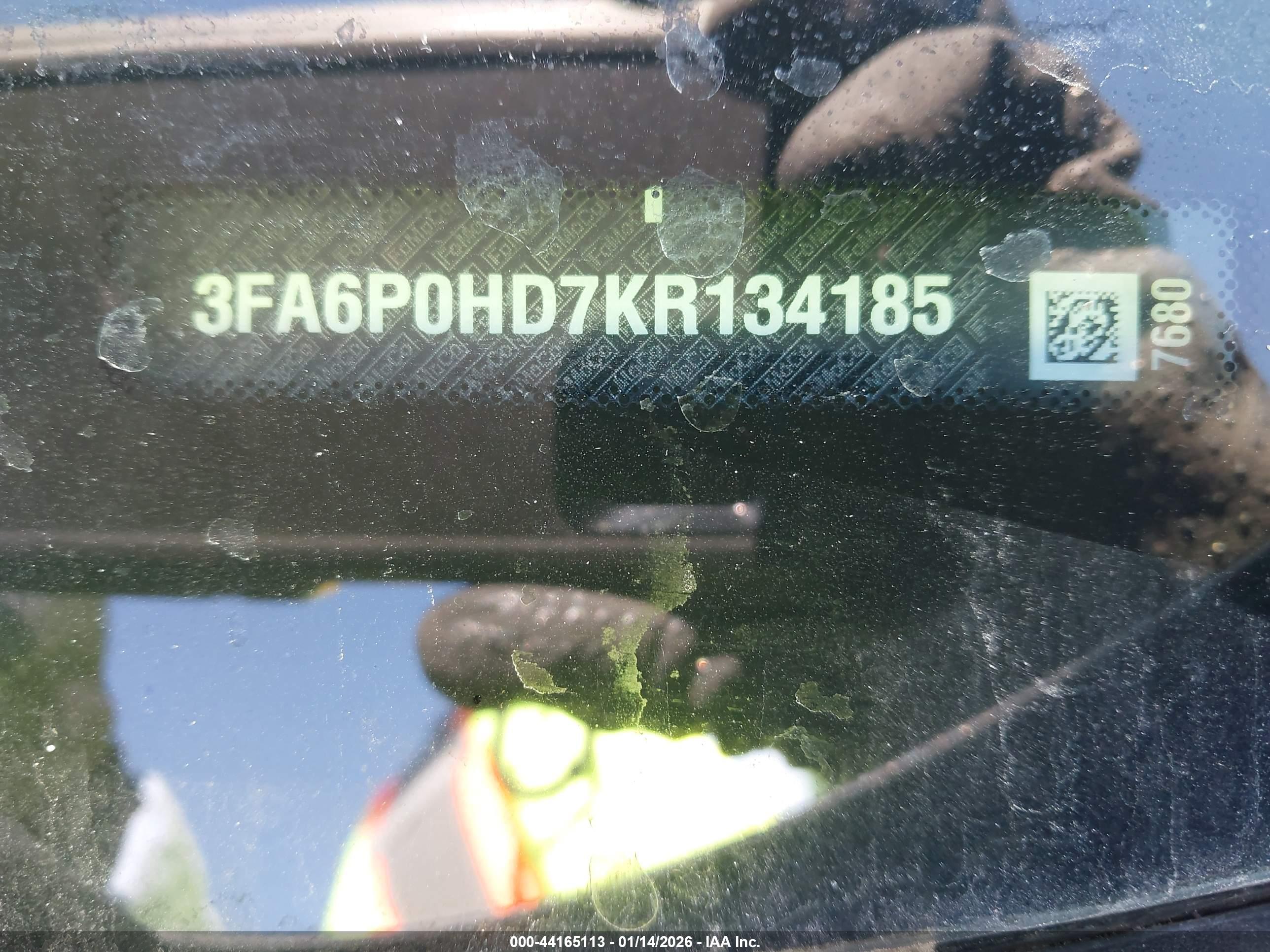 FORD FUSION image 9