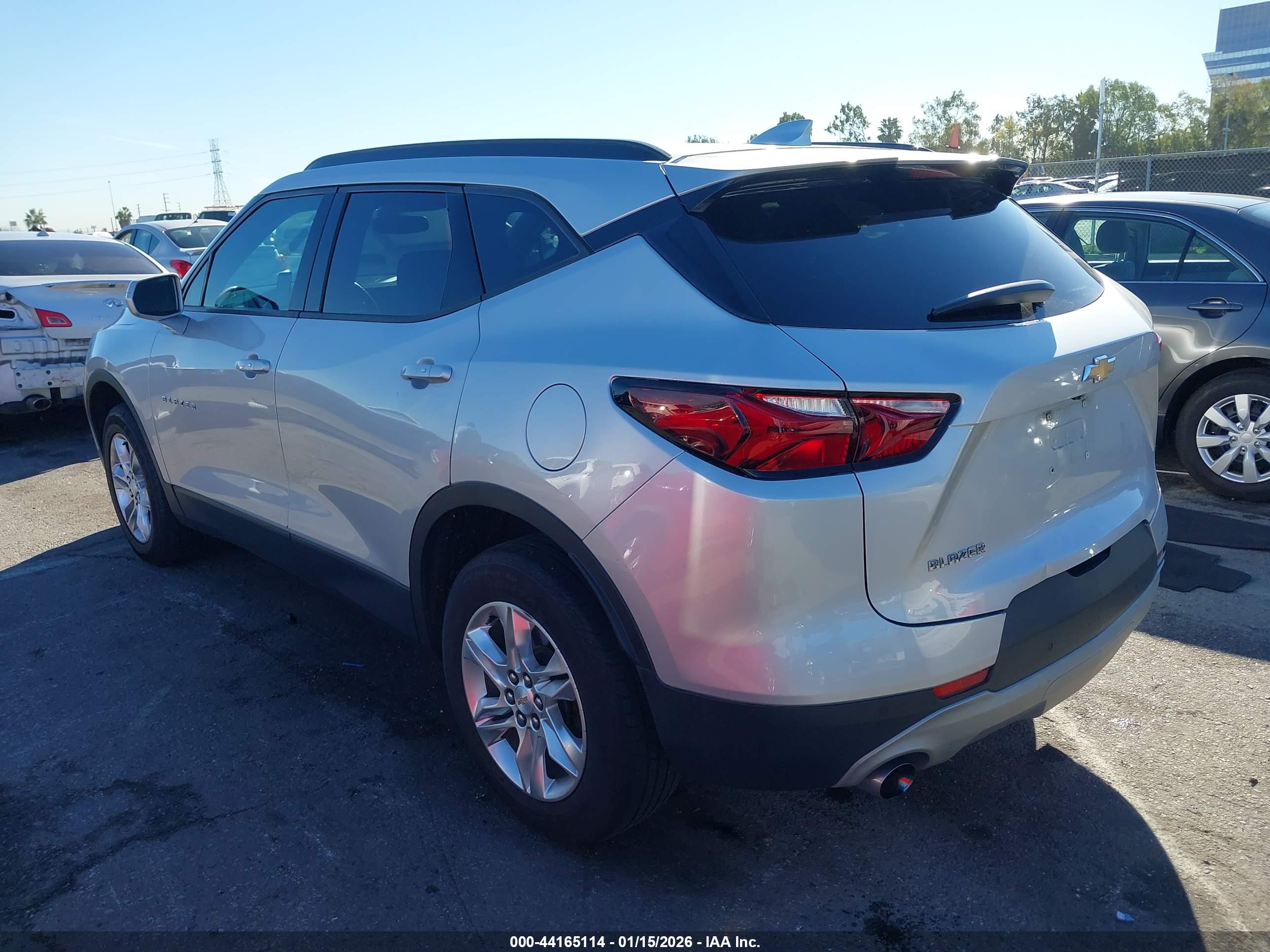 CHEVROLET BLAZER image 3