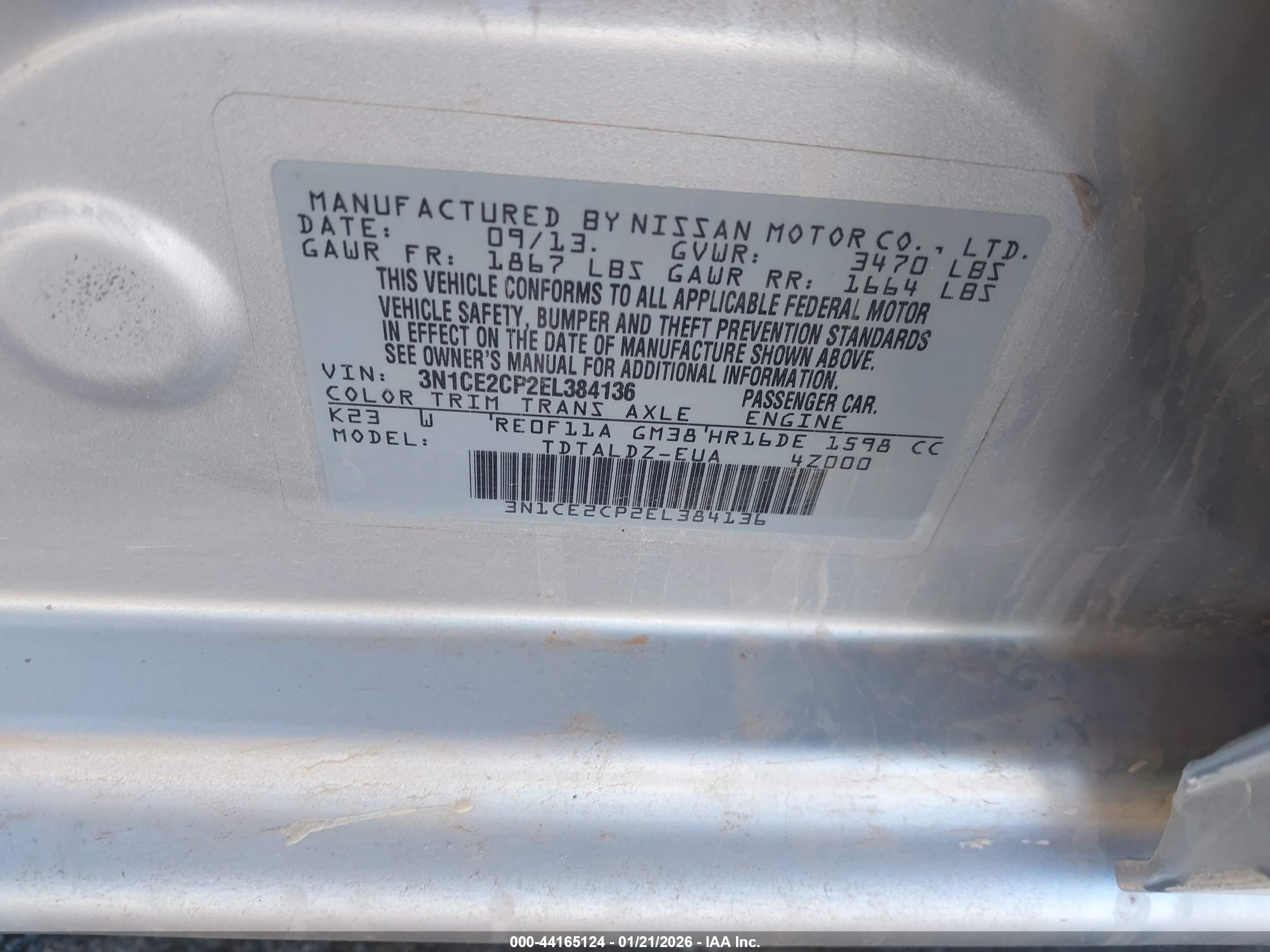NISSAN VERSA image 9