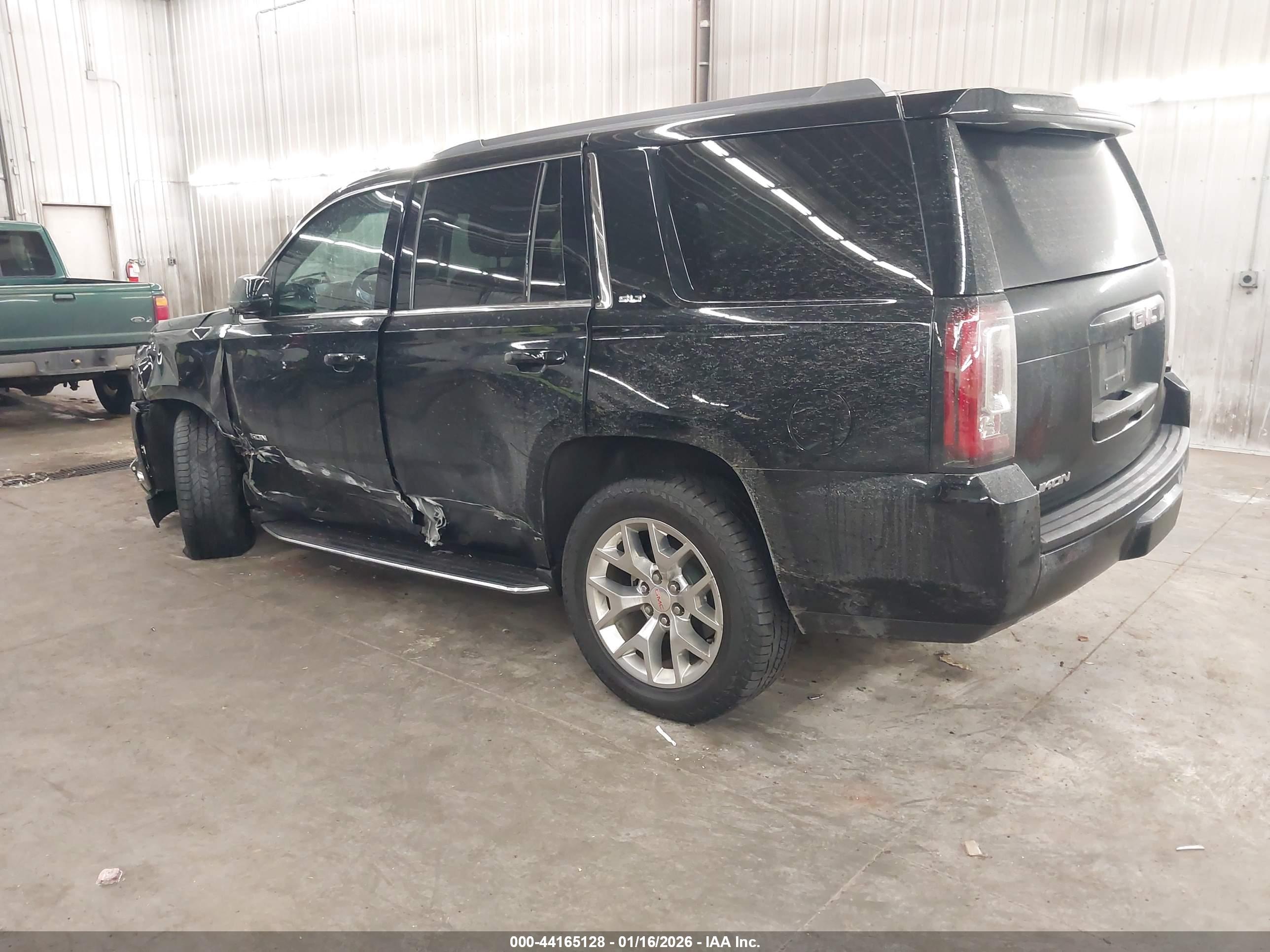 GMC YUKON image 3