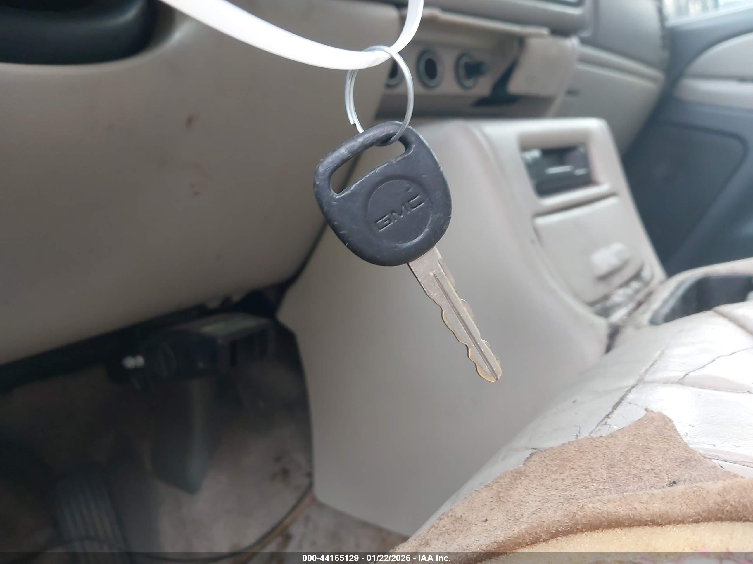 GMC YUKON image 11