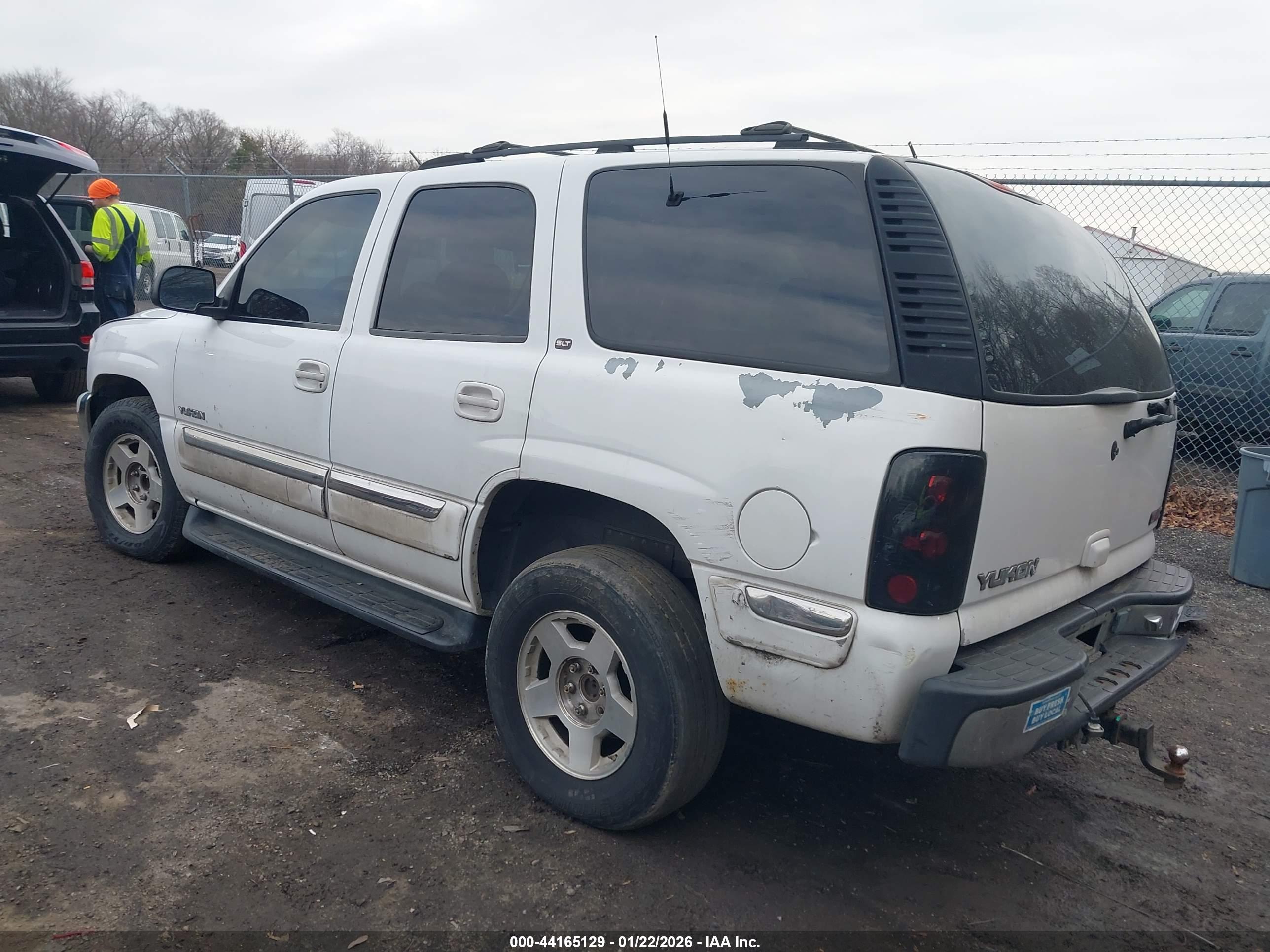 GMC YUKON image 3