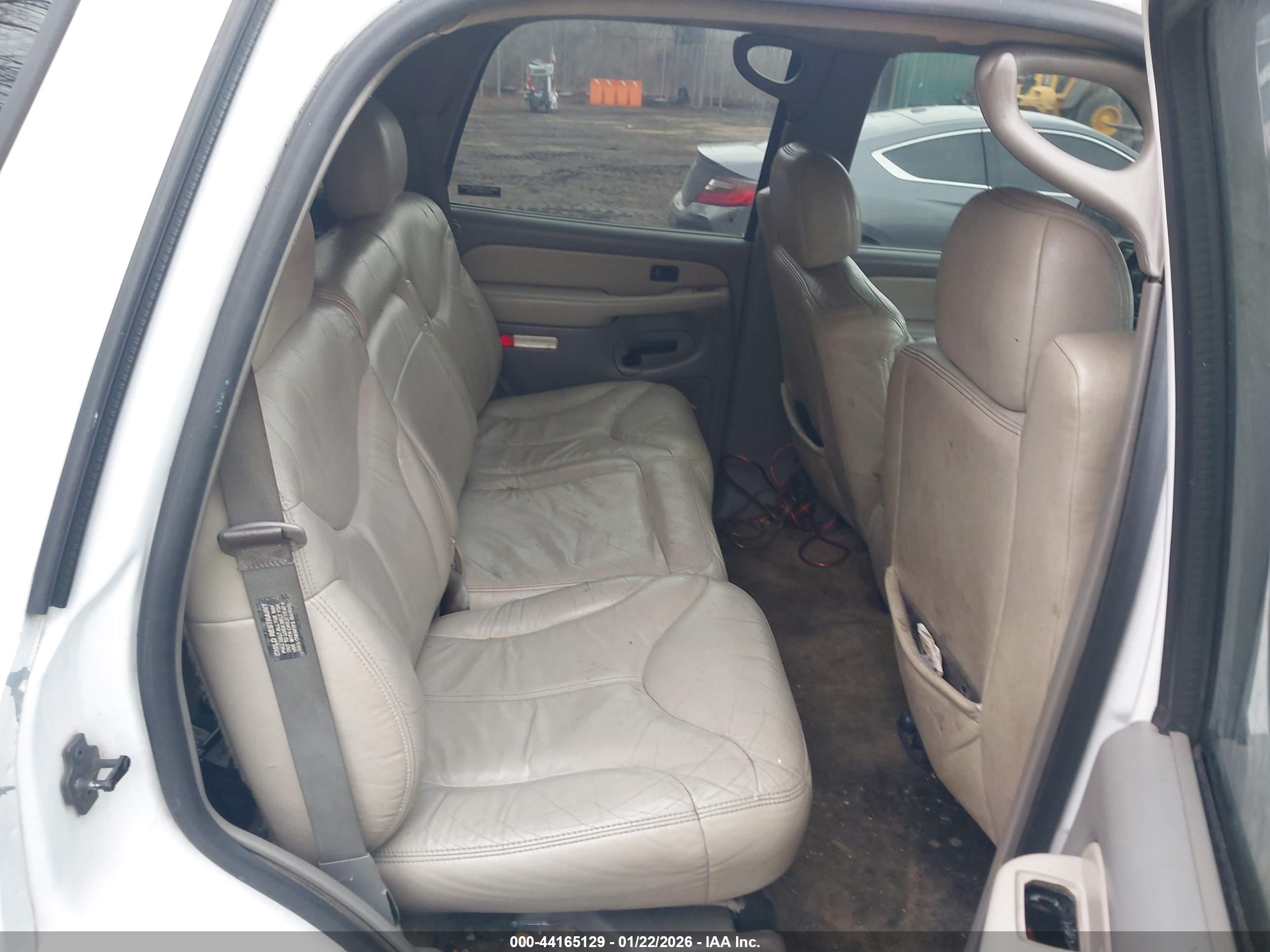 GMC YUKON image 8
