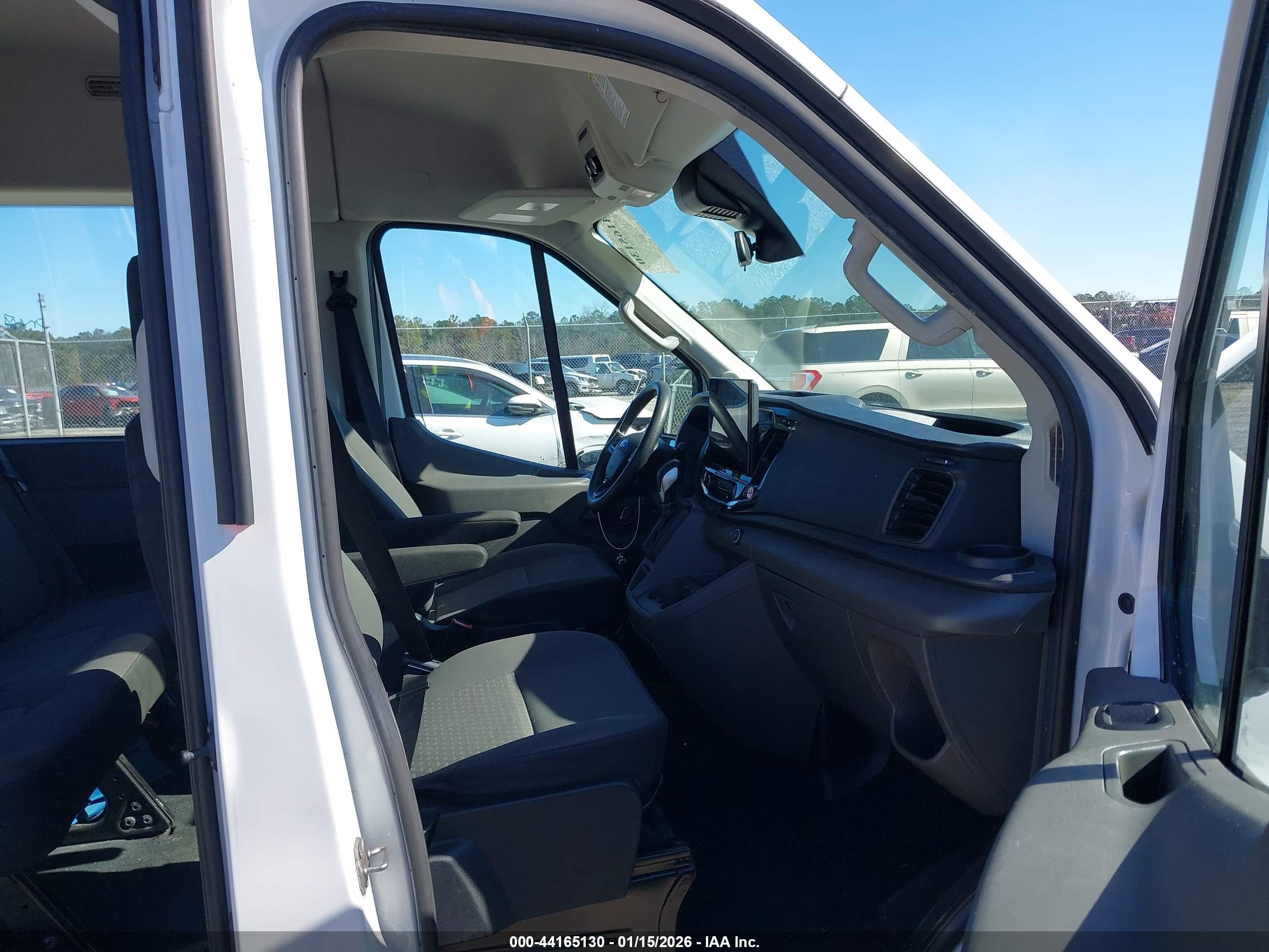 FORD TRANSIT-350 image 5