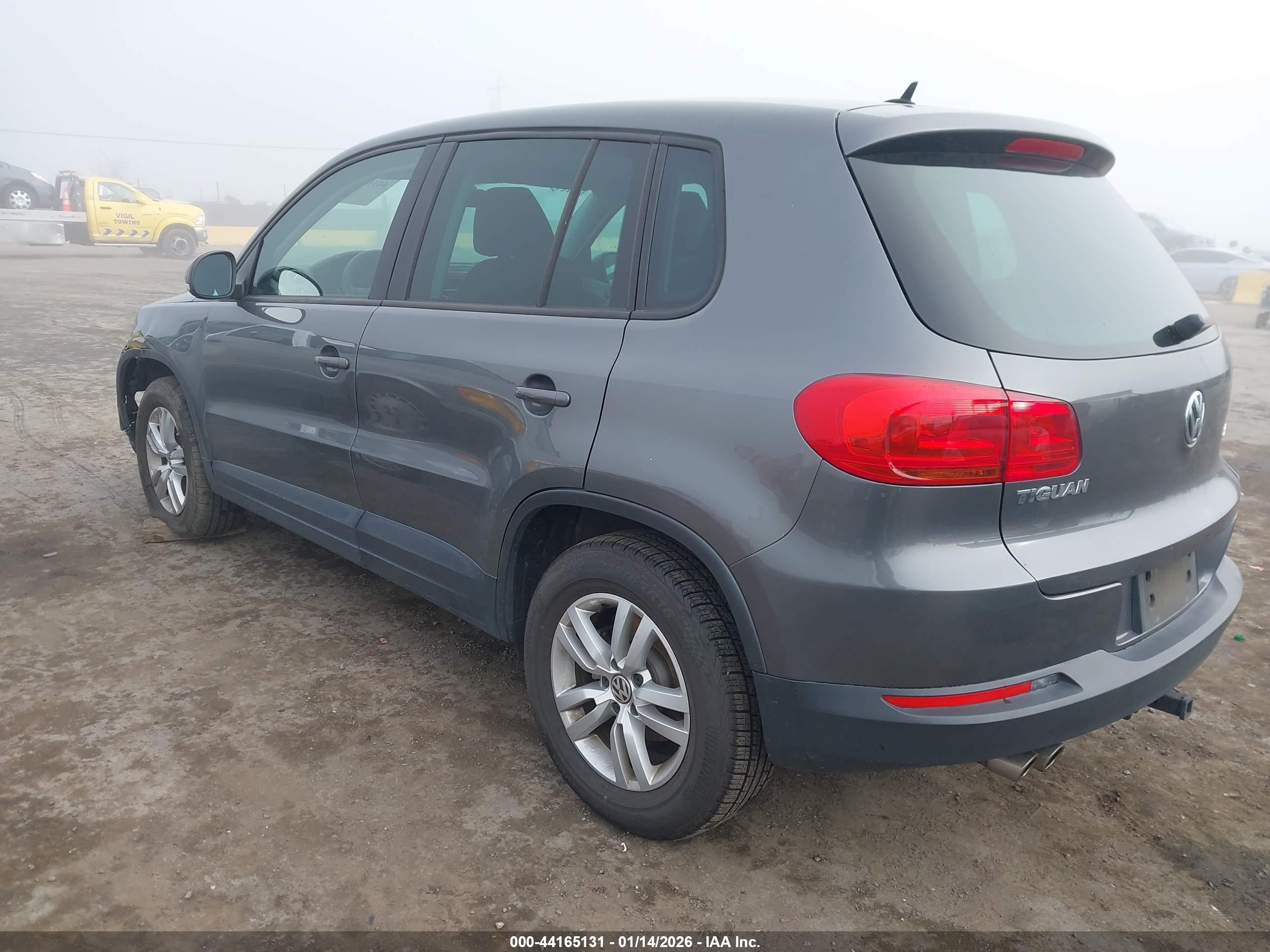 VOLKSWAGEN TIGUAN image 3