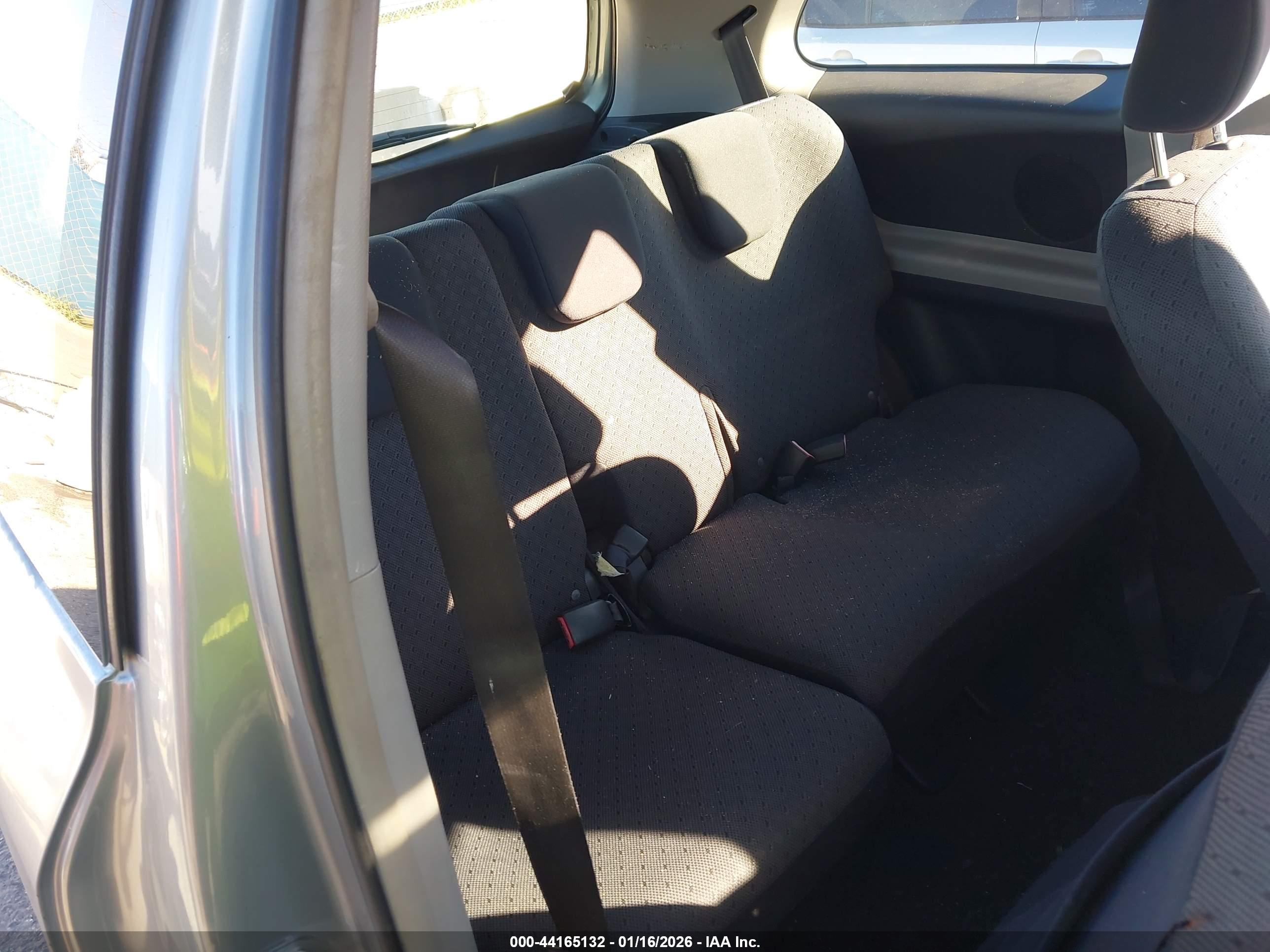 TOYOTA YARIS image 8
