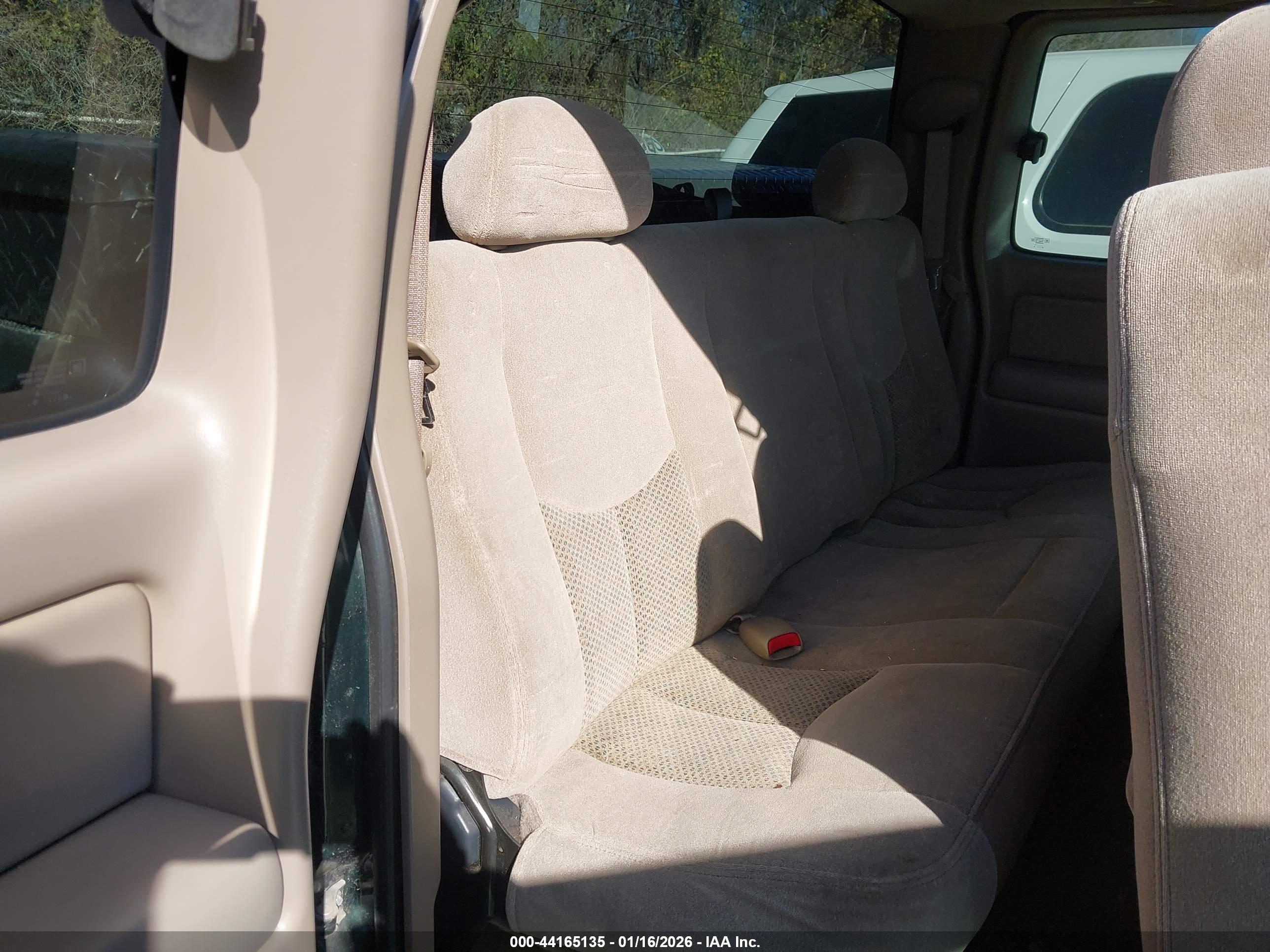 CHEVROLET SILVERADO image 8