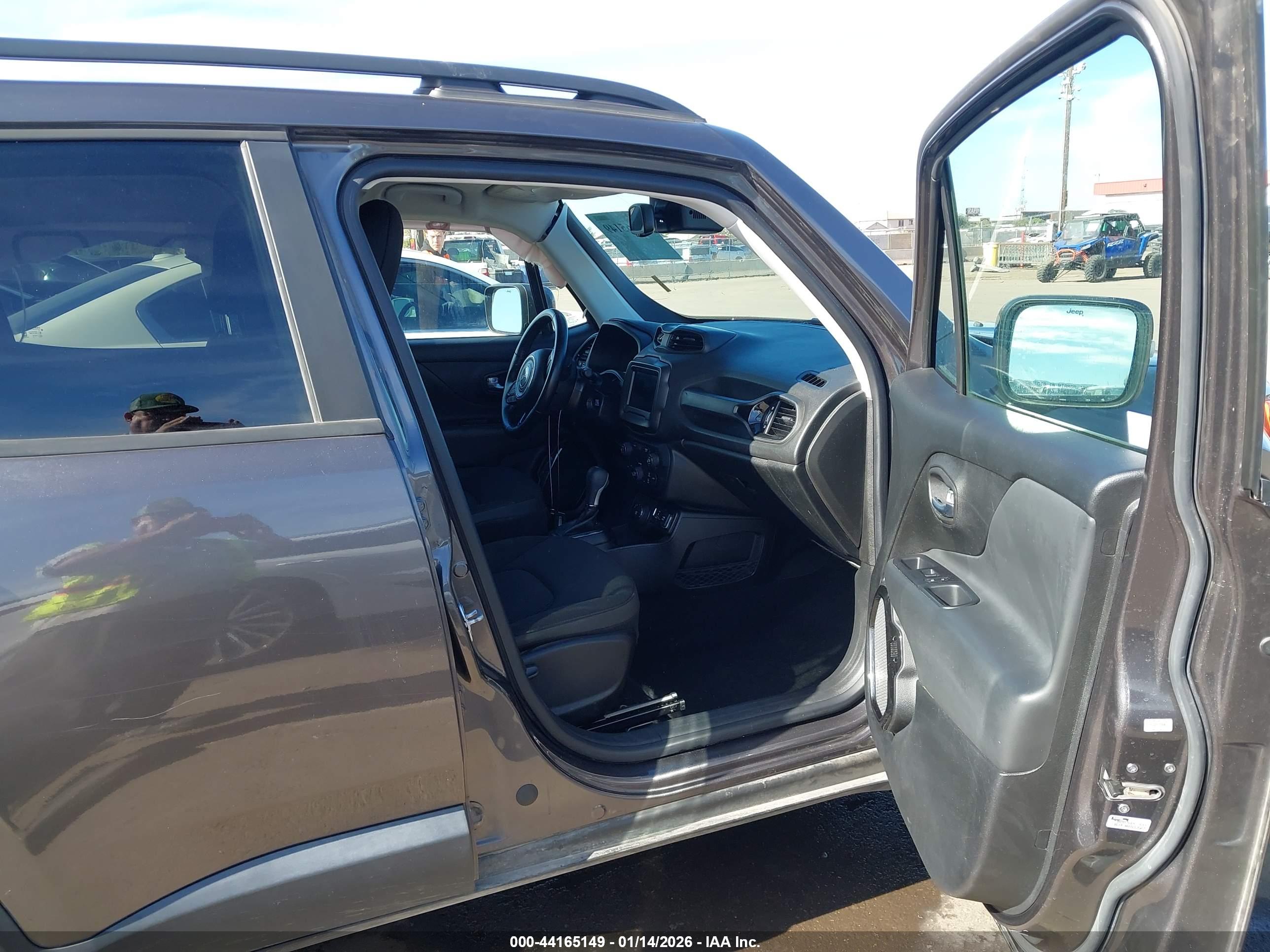 JEEP RENEGADE image 5