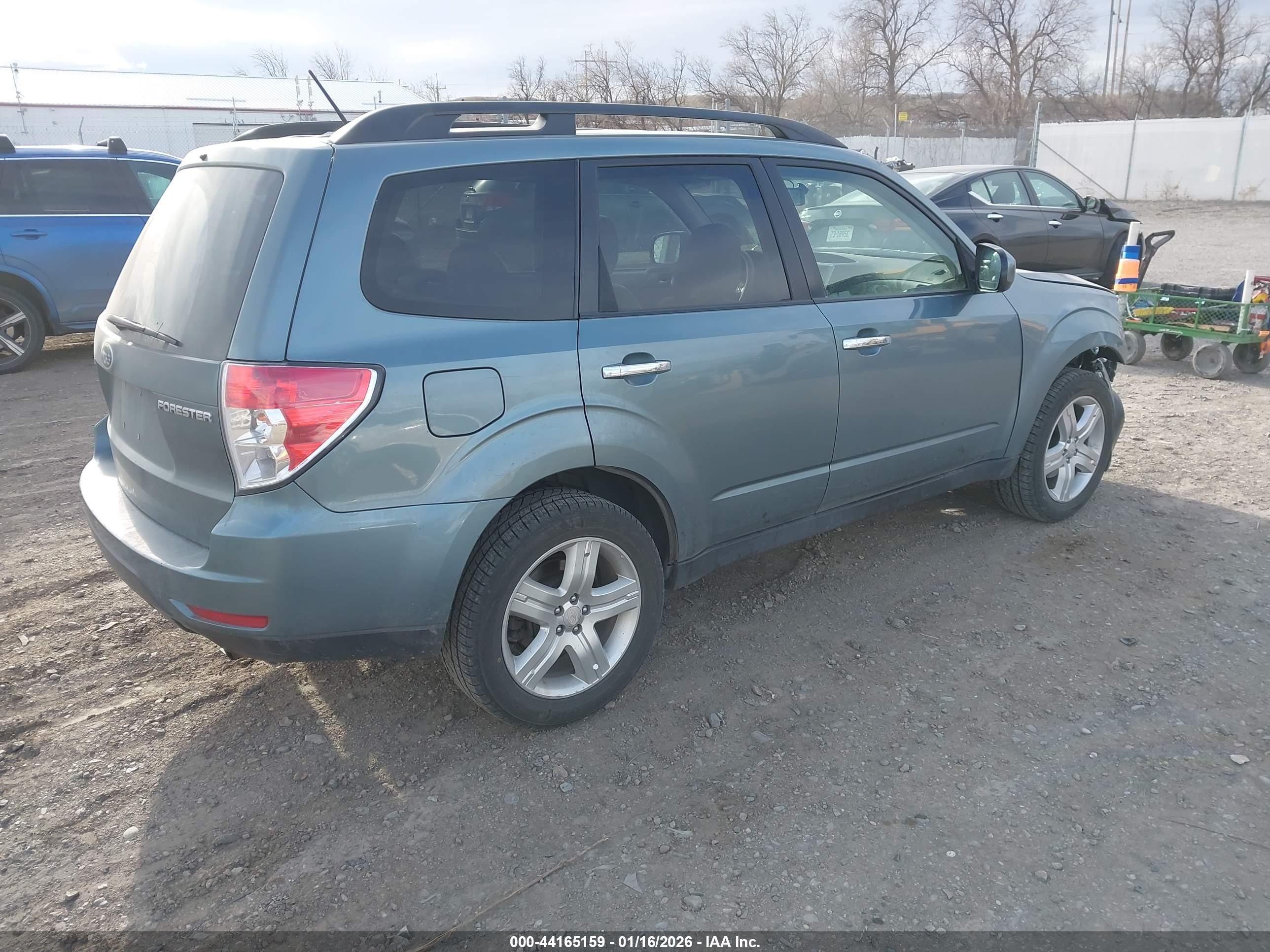 SUBARU FORESTER image 4