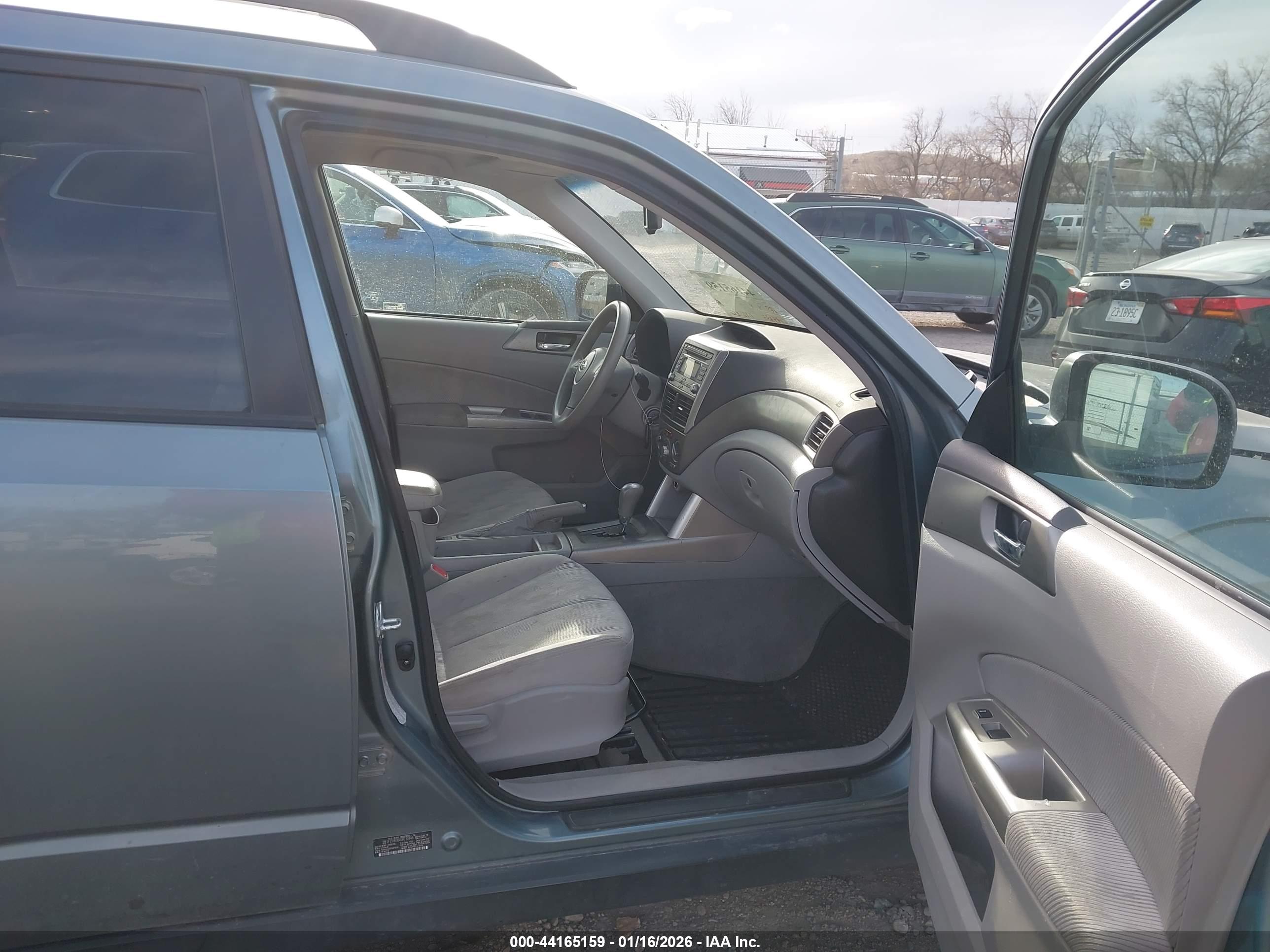SUBARU FORESTER image 5