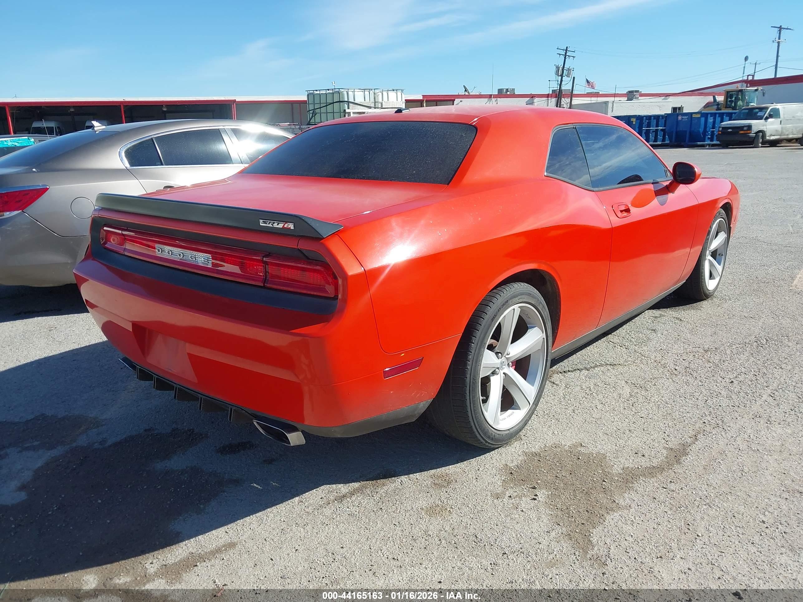 DODGE CHALLENGER image 4