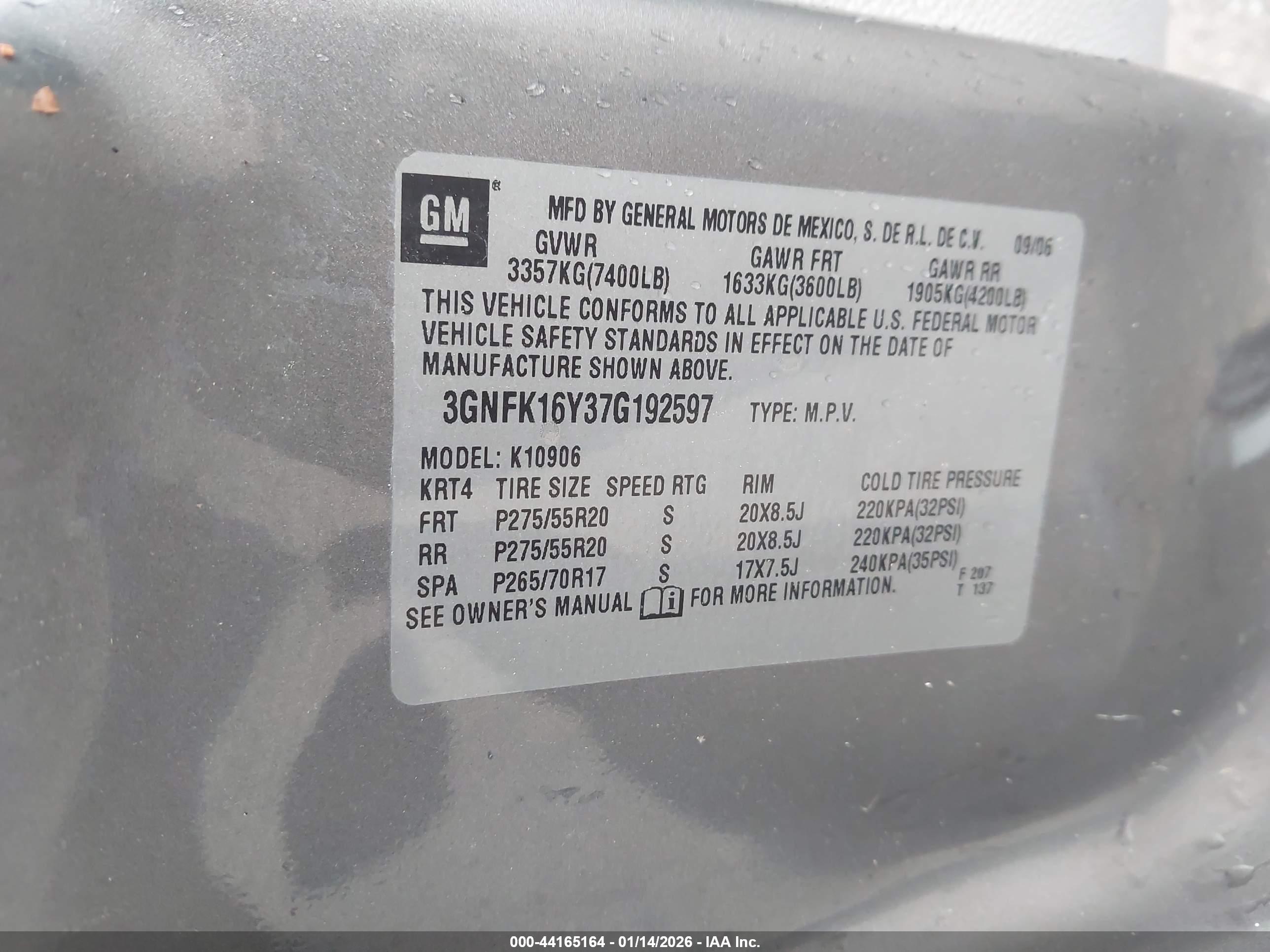 CHEVROLET SUBURBAN image 9