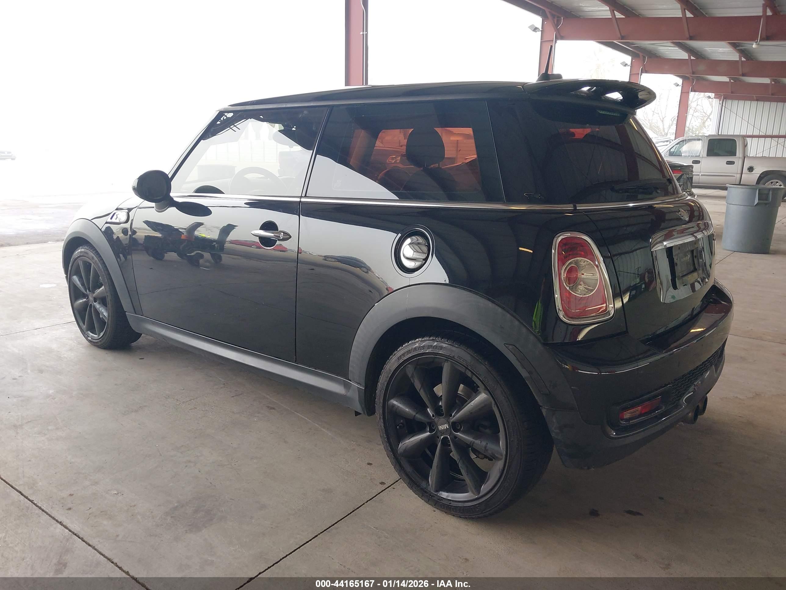 MINI COOPER image 3
