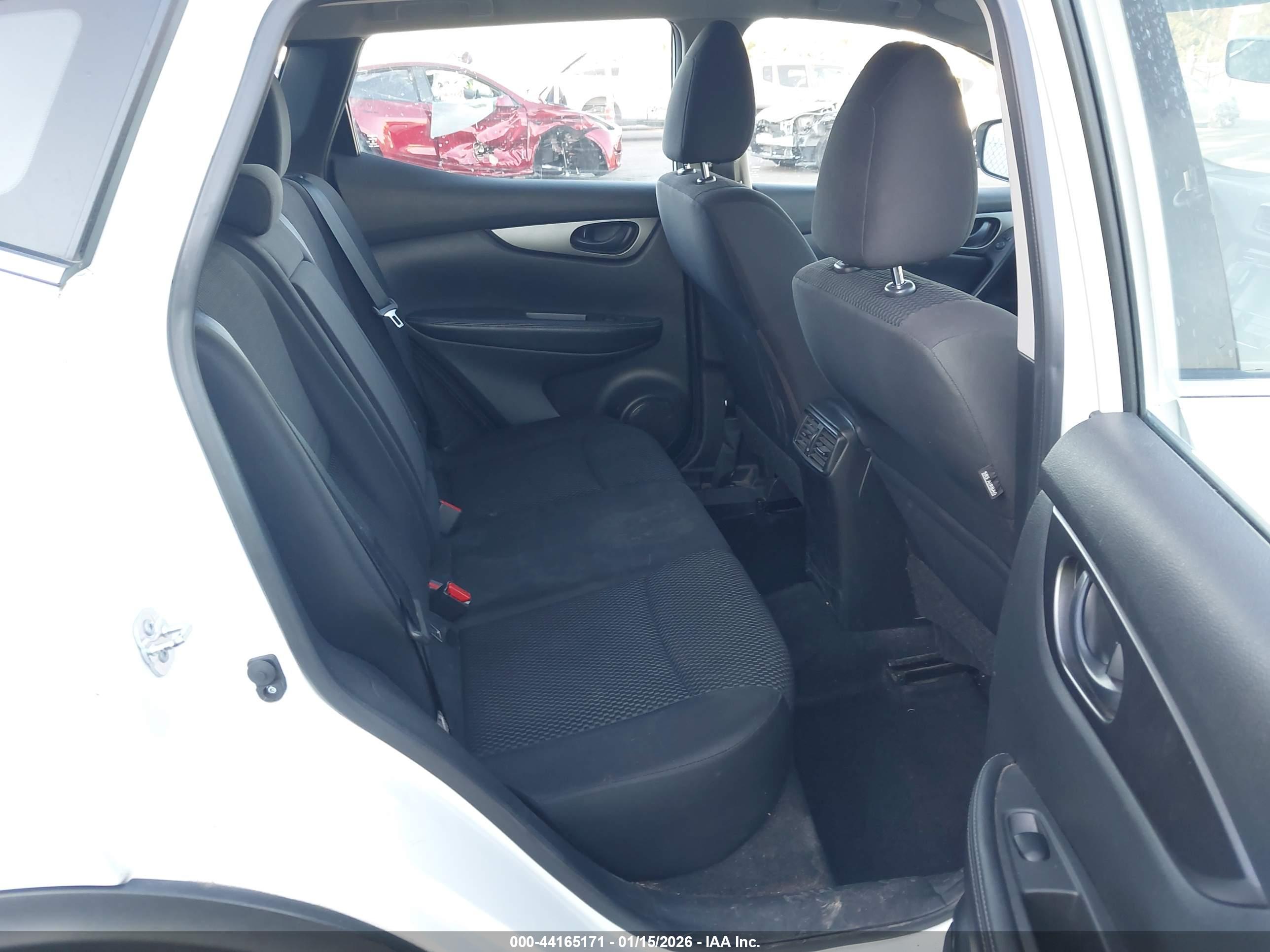 NISSAN ROGUE image 8