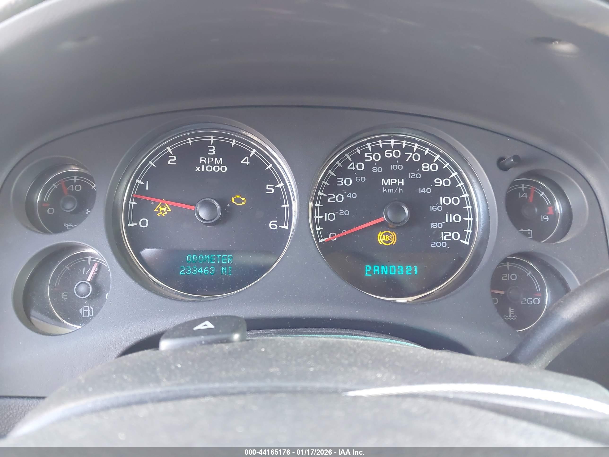 CHEVROLET SUBURBAN image 7