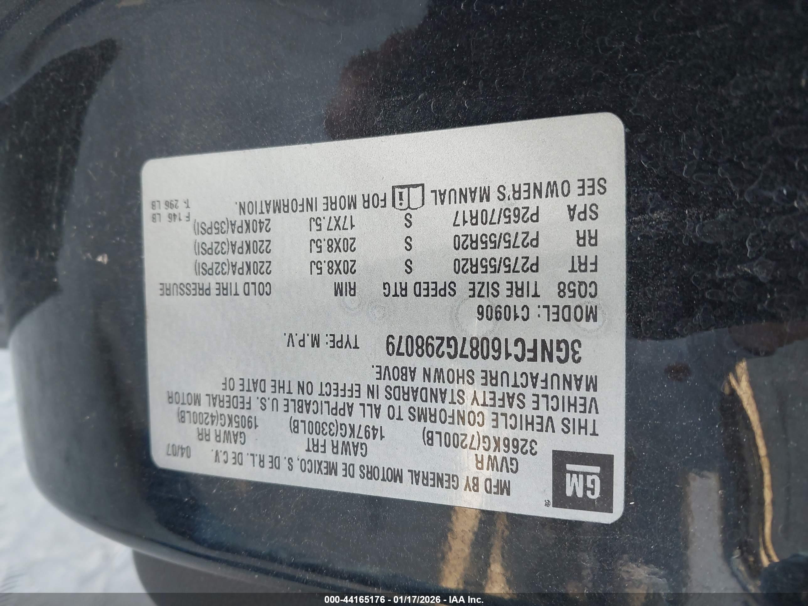 CHEVROLET SUBURBAN image 9