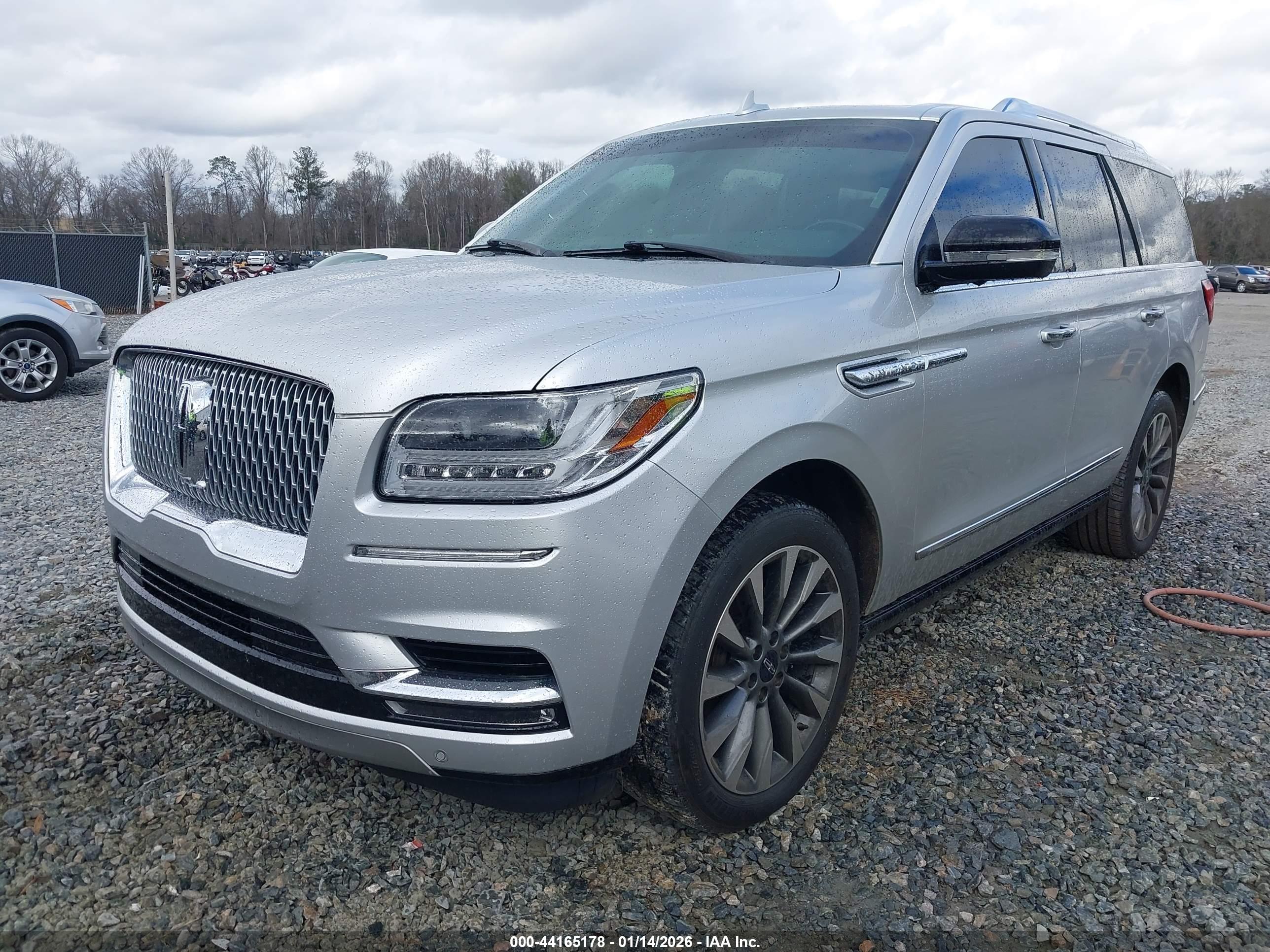 LINCOLN NAVIGATOR image 2