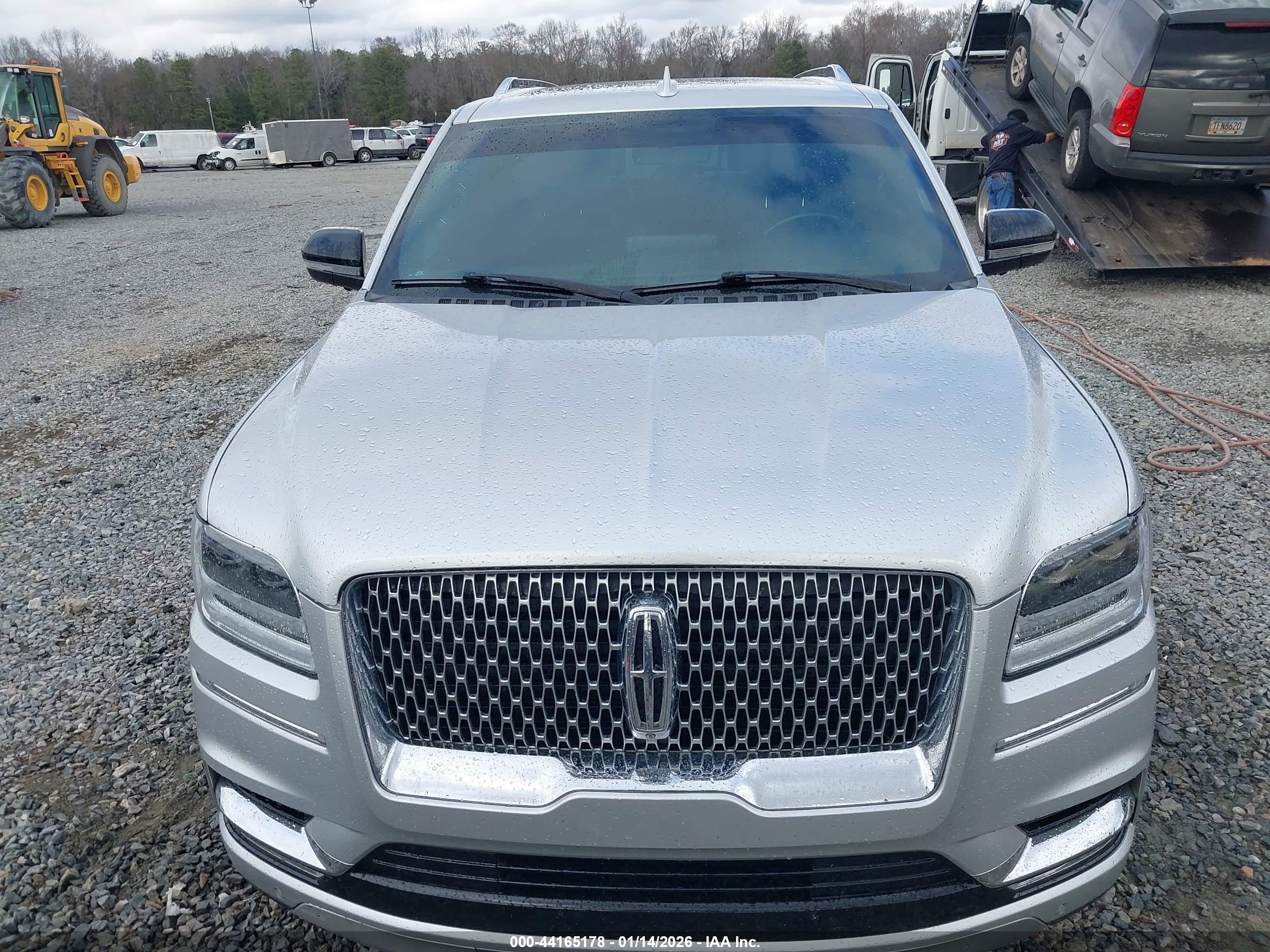 LINCOLN NAVIGATOR image 6