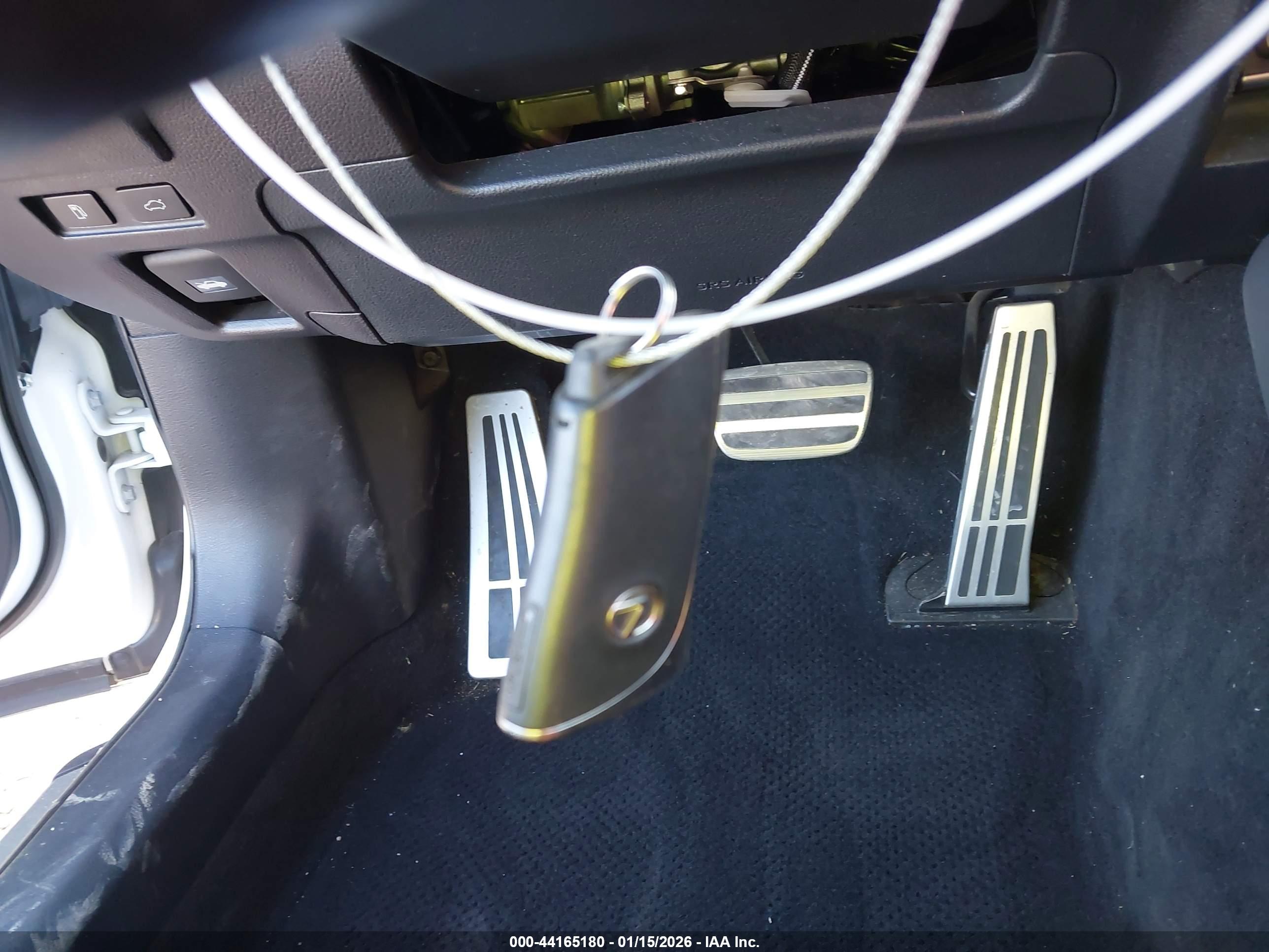 LEXUS ES image 11