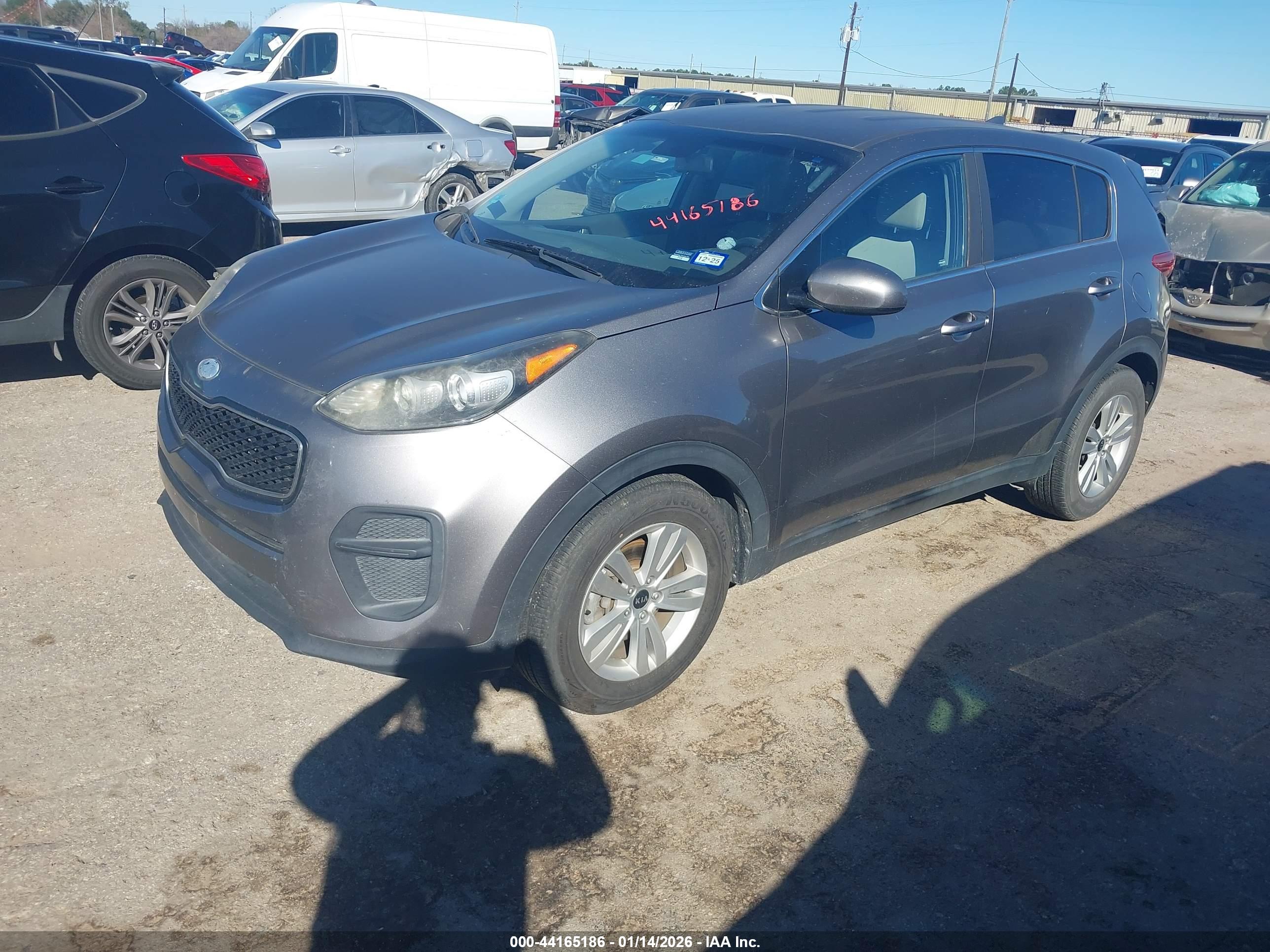 KIA SPORTAGE image 2