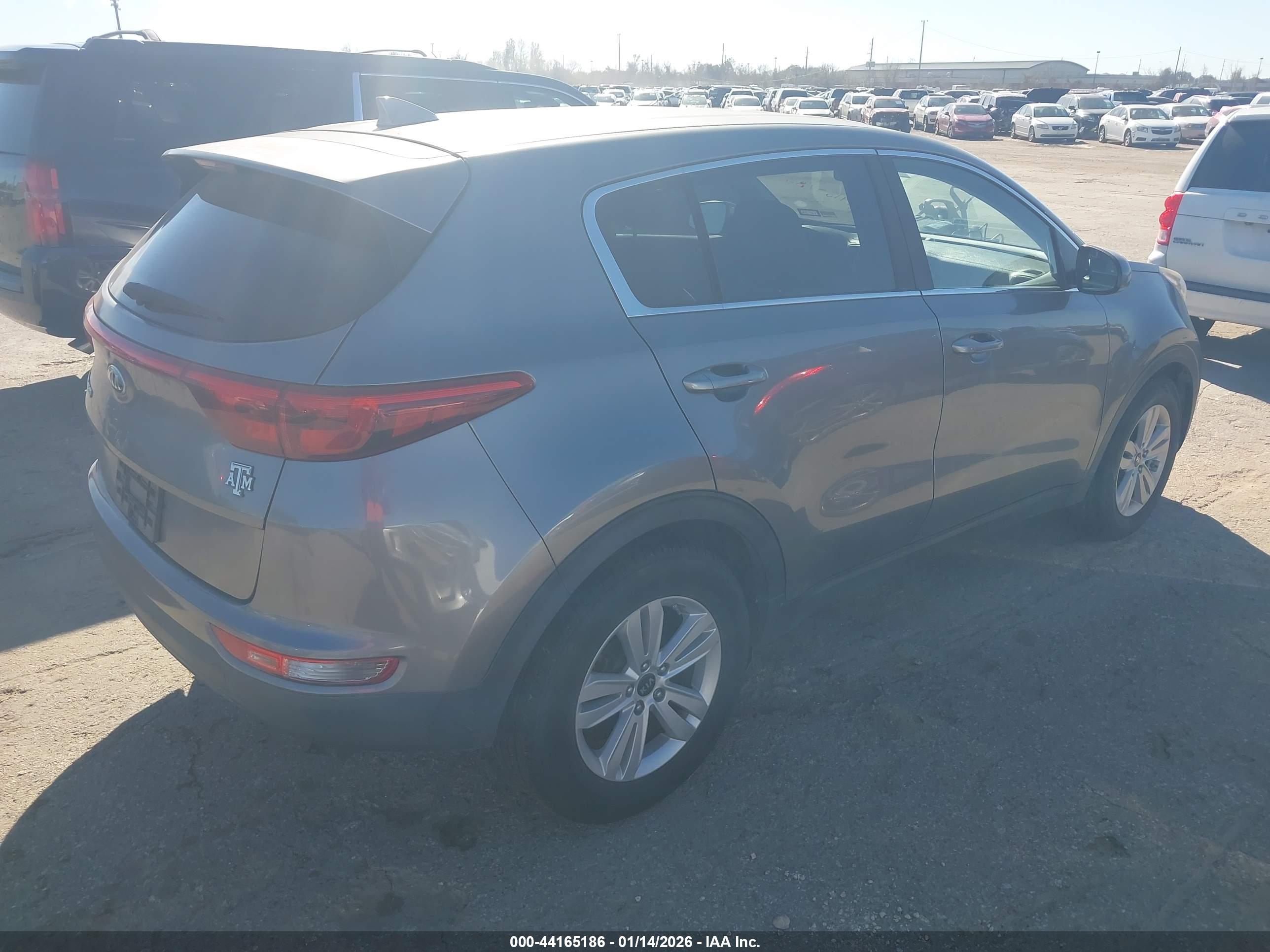 KIA SPORTAGE image 4