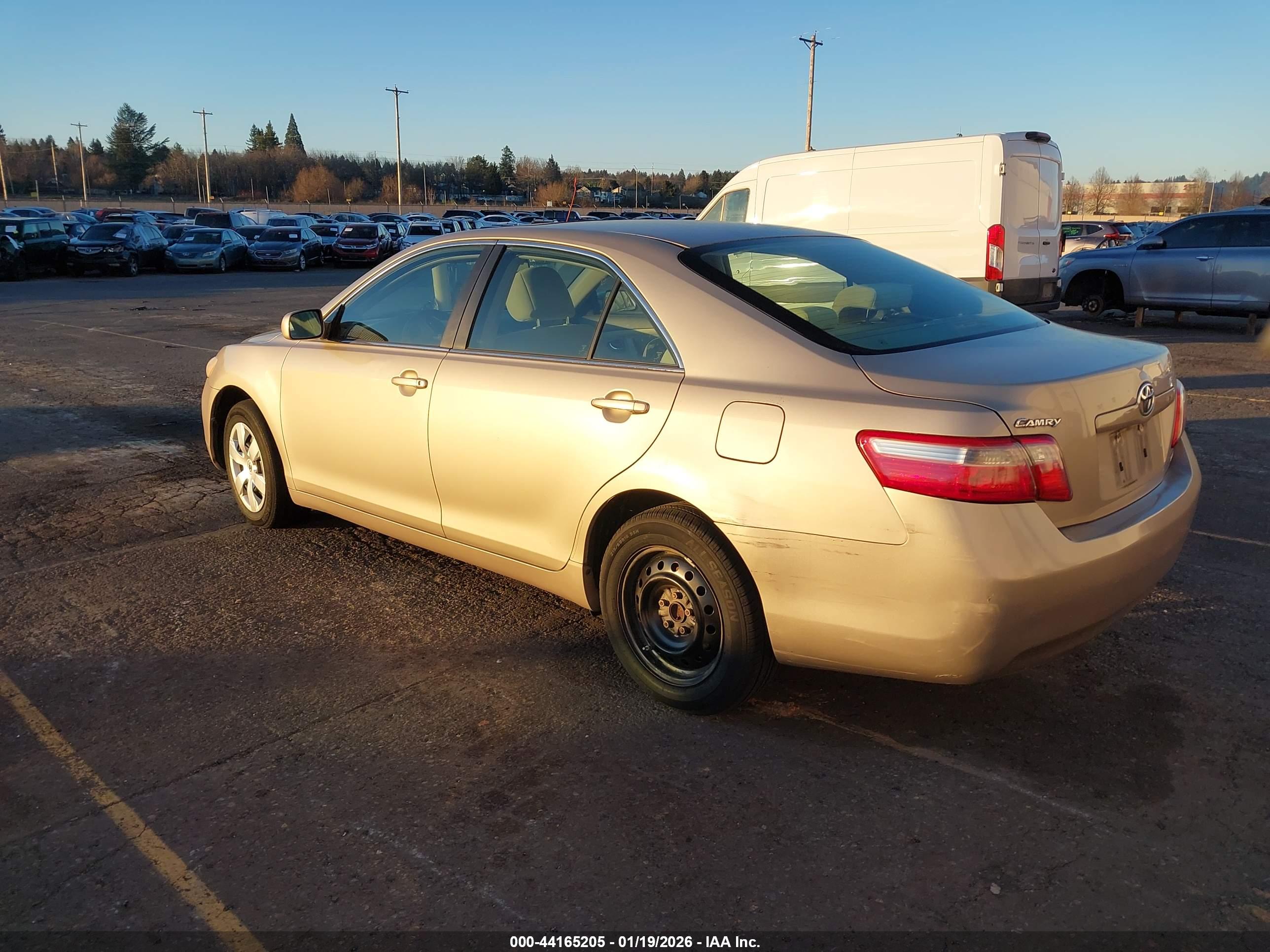 TOYOTA CAMRY image 3