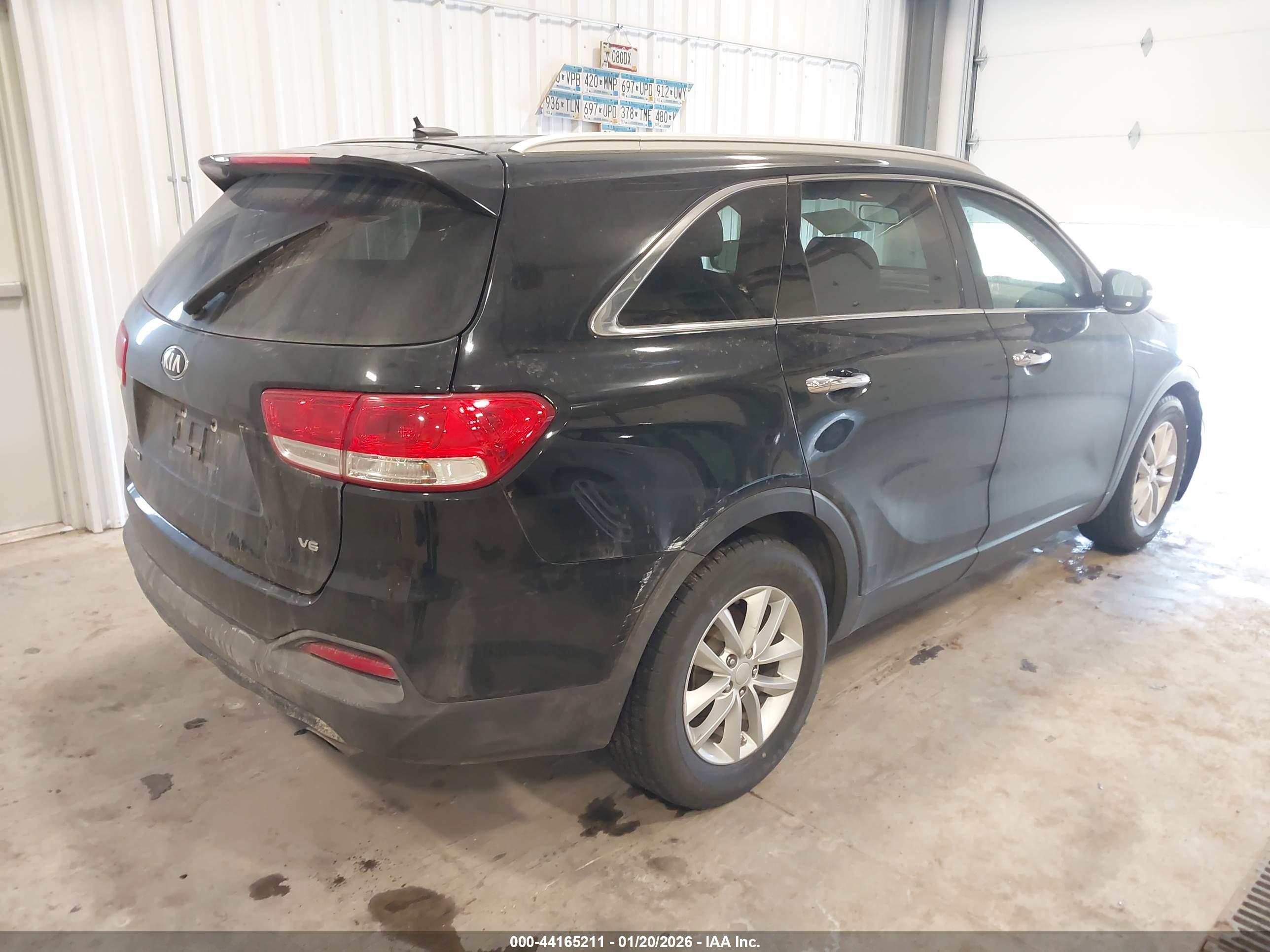 KIA SORENTO image 4
