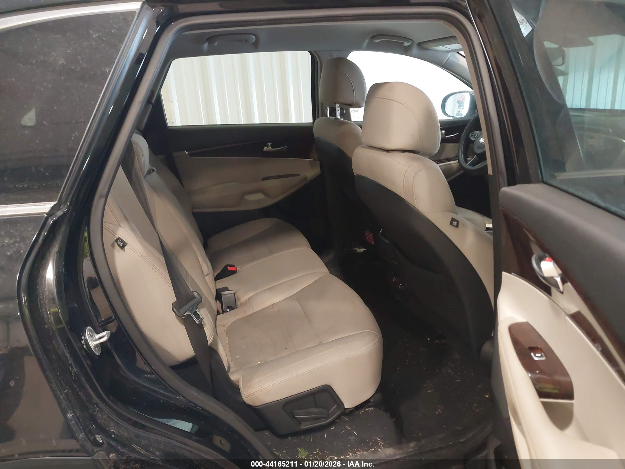 KIA SORENTO image 8