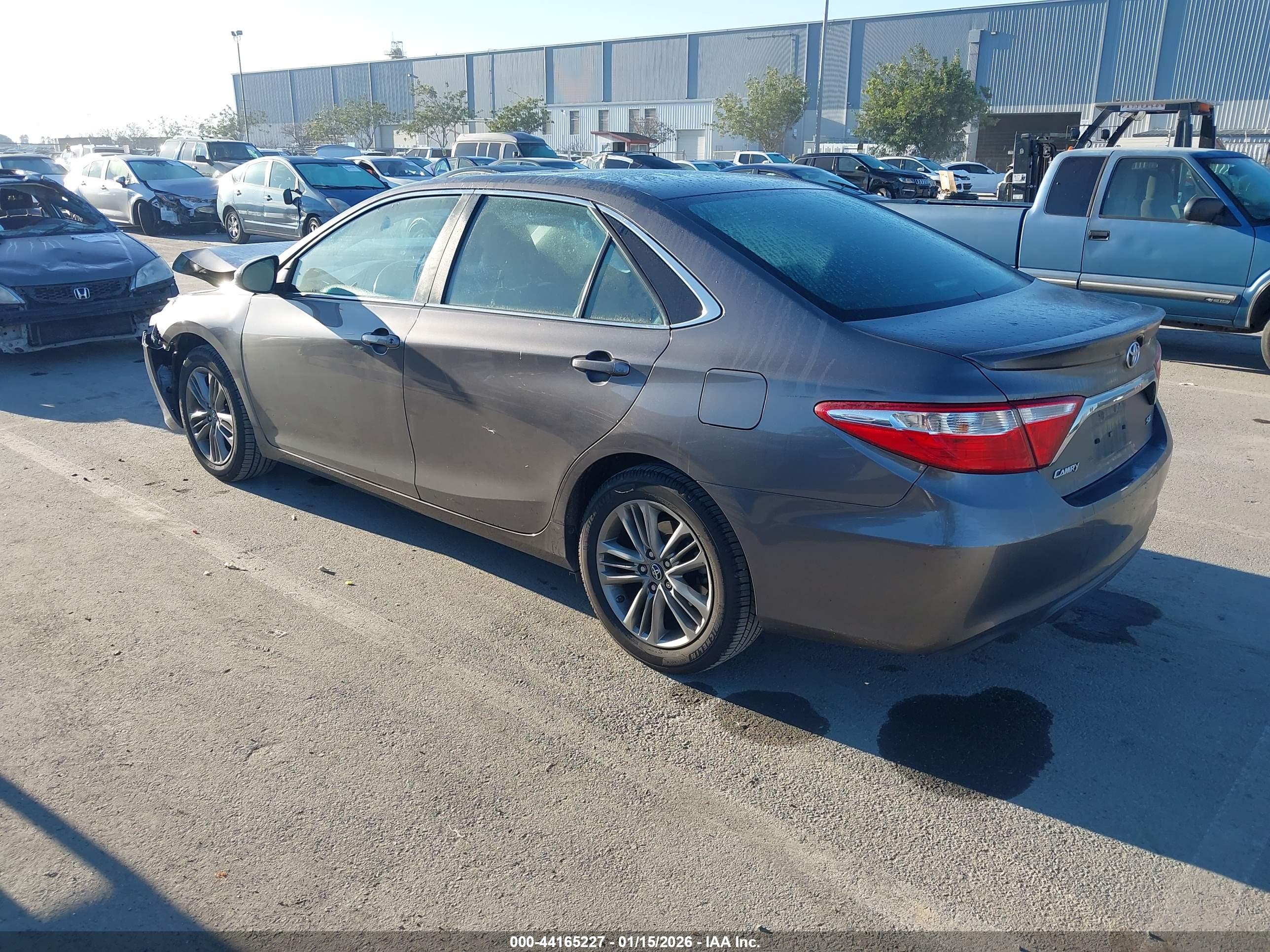 TOYOTA CAMRY image 3
