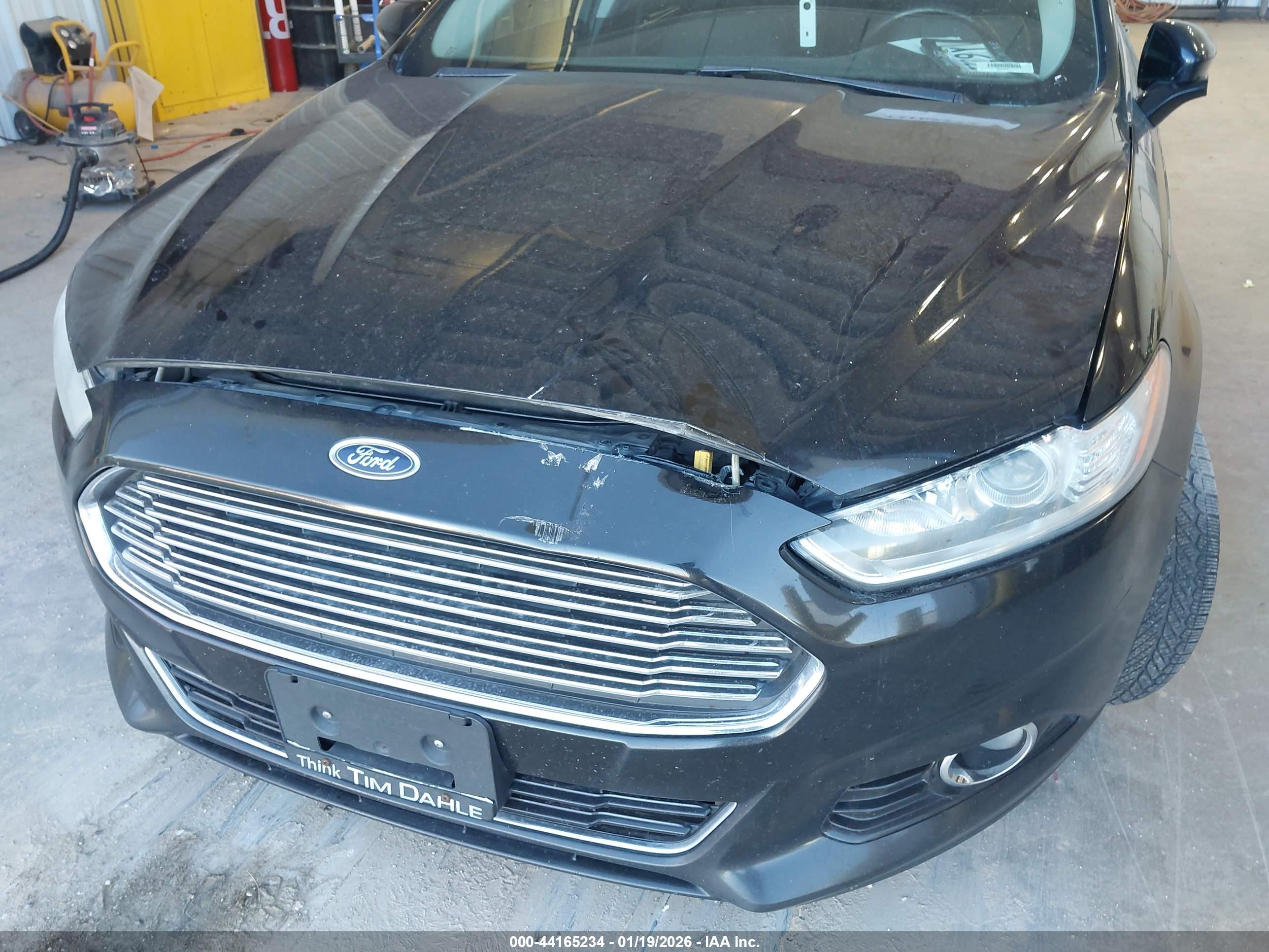 FORD FUSION image 6