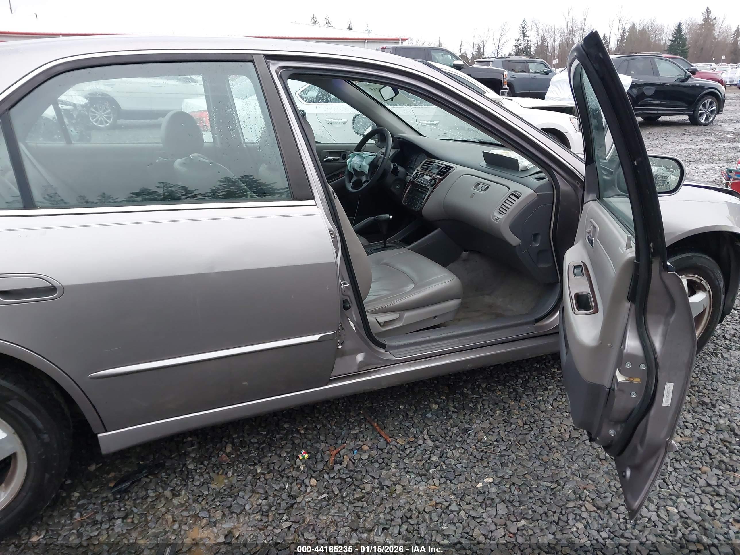 HONDA ACCORD image 5