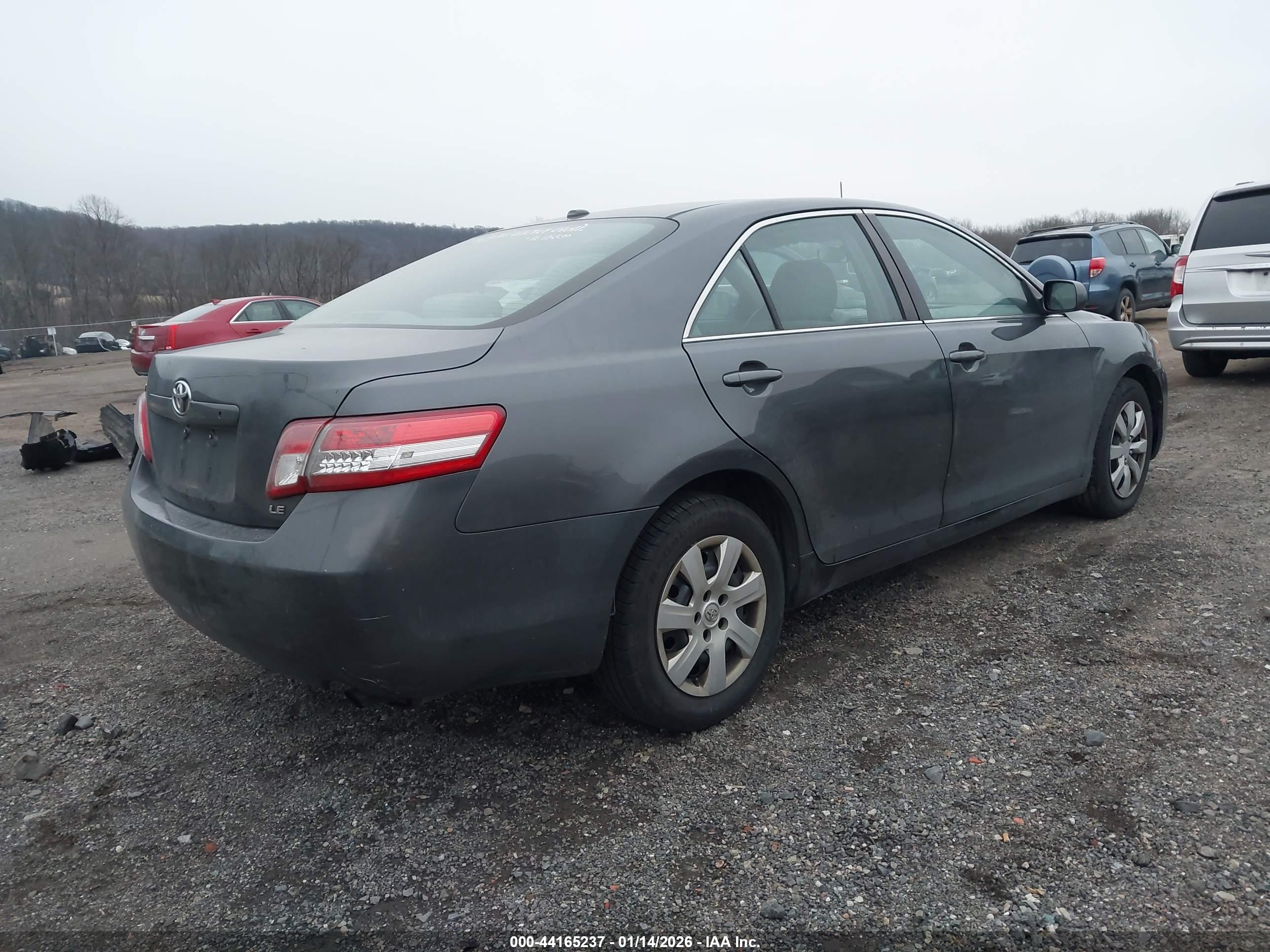 TOYOTA CAMRY image 4