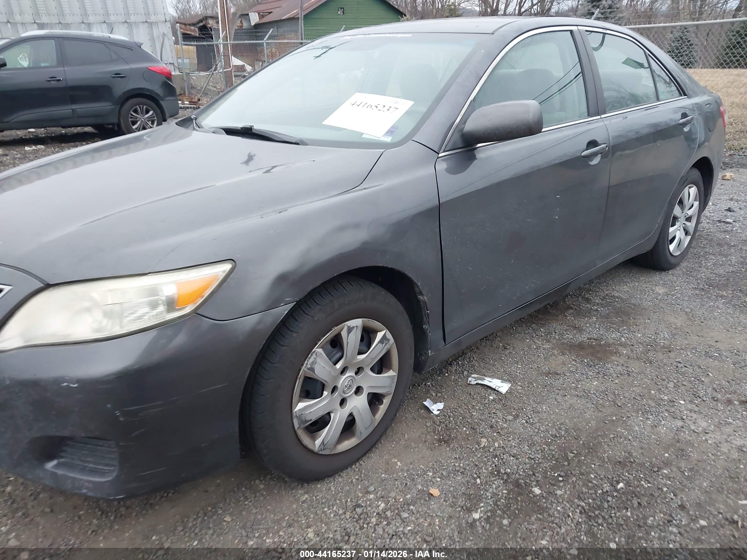TOYOTA CAMRY image 6