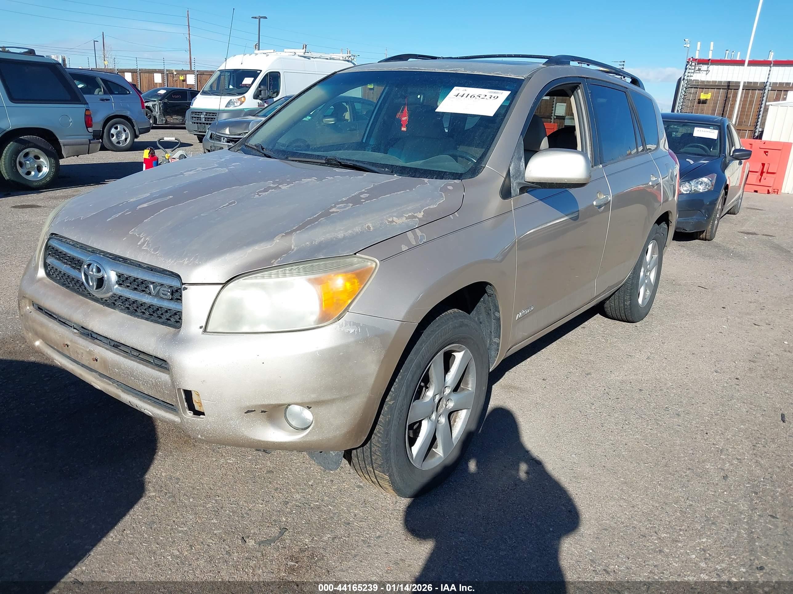 TOYOTA RAV4 image 2