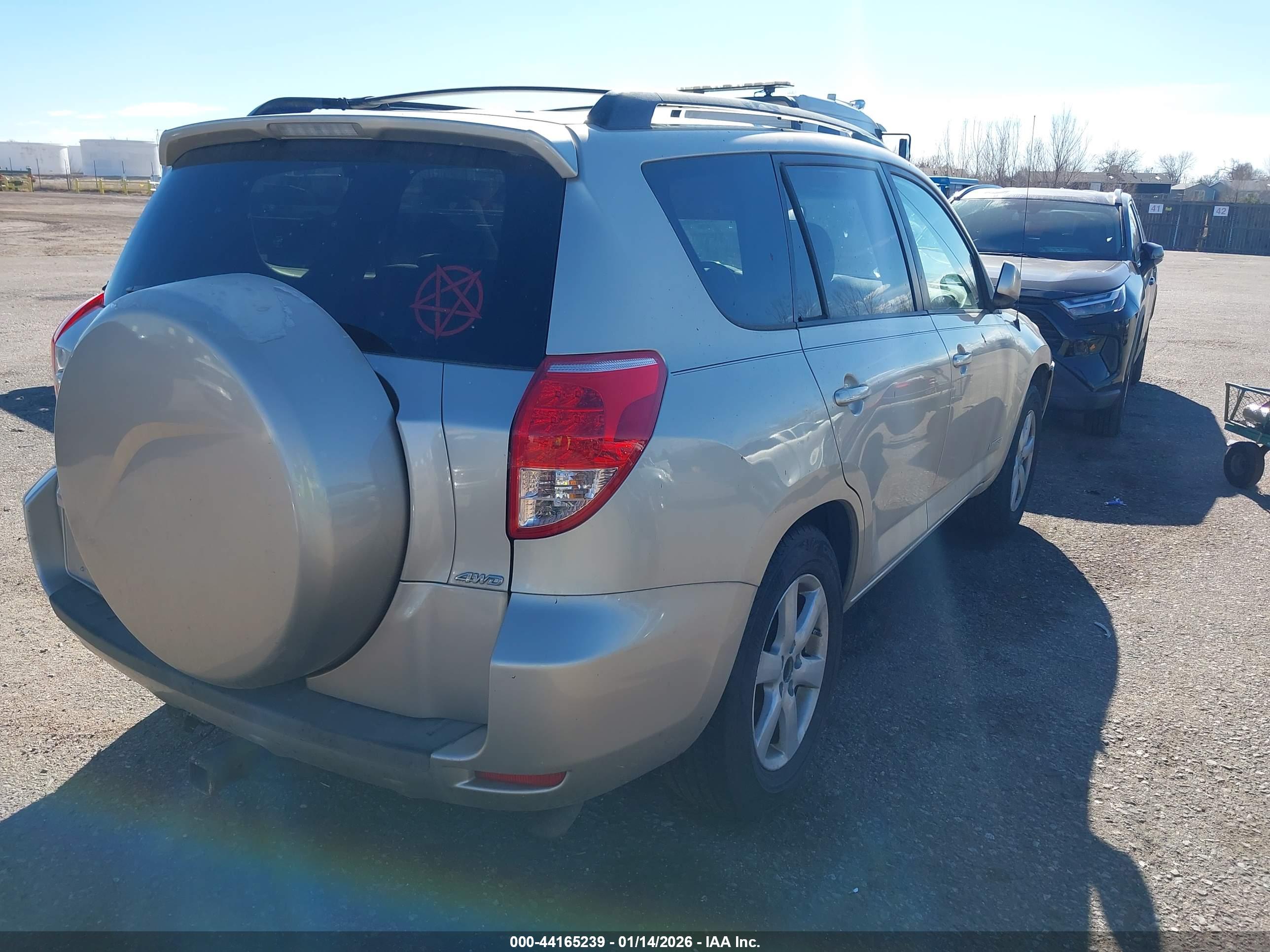 TOYOTA RAV4 image 4